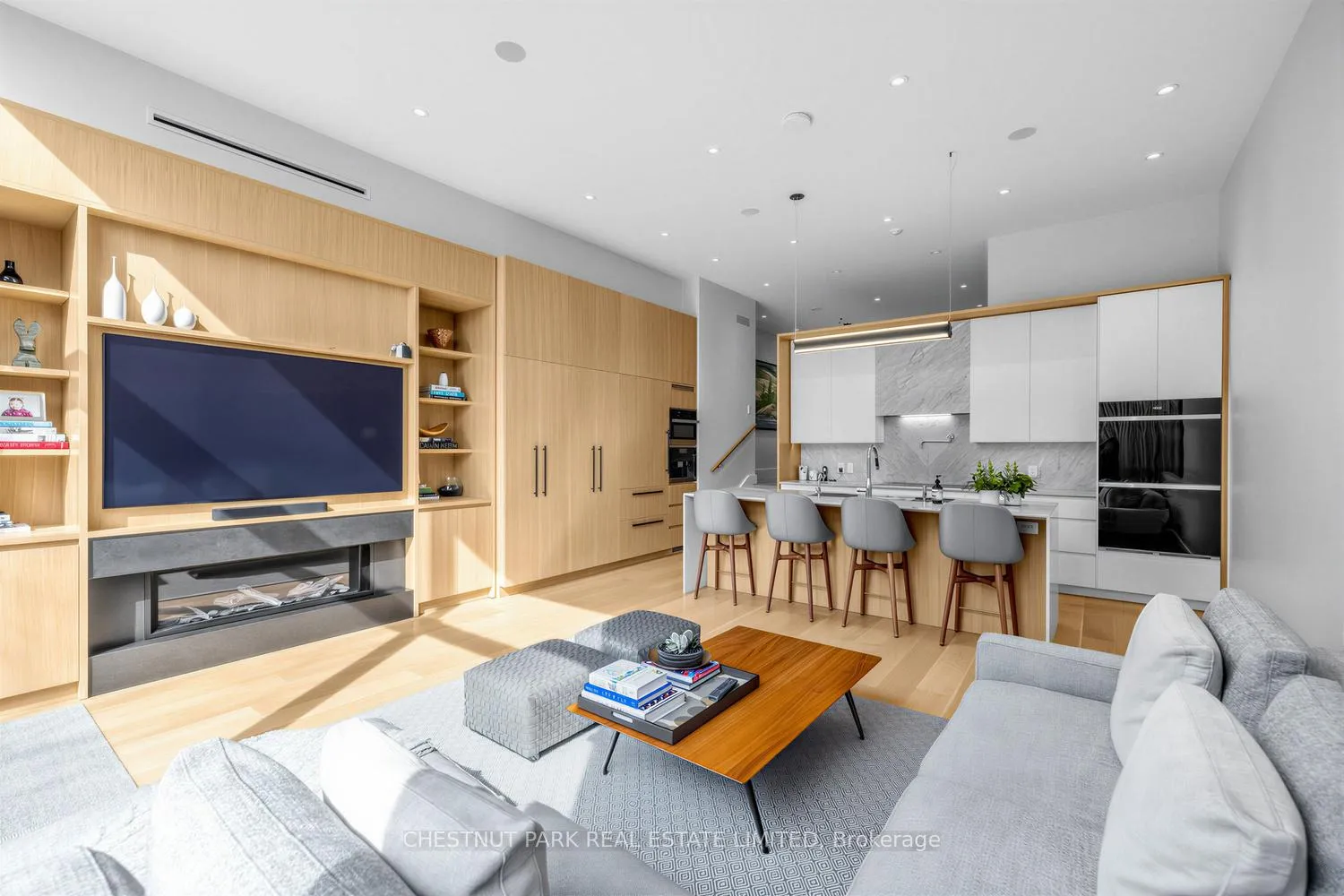Photo 17 of 55 Farnham Avenue, Toronto, Yonge-St. Clair — HOMEH