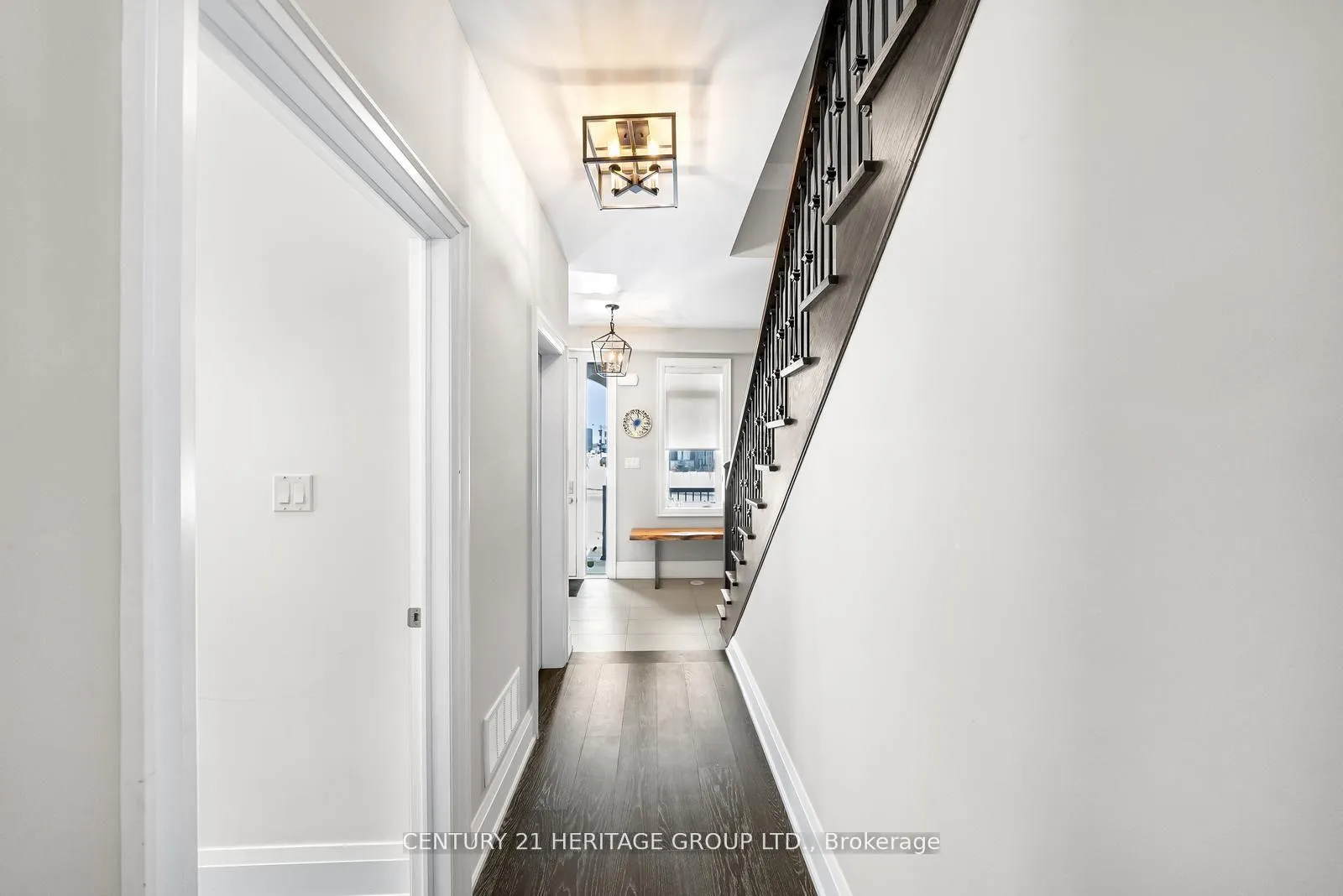 Photo 5 of 210 Arianna Crescent, Vaughan, Patterson — HOMEH