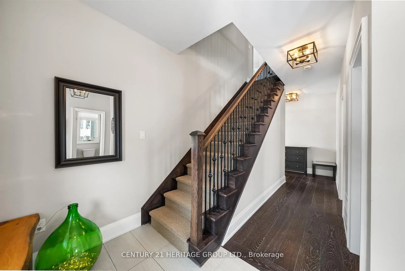 Photo 6 of 210 Arianna Crescent, Vaughan, Patterson — HOMEH