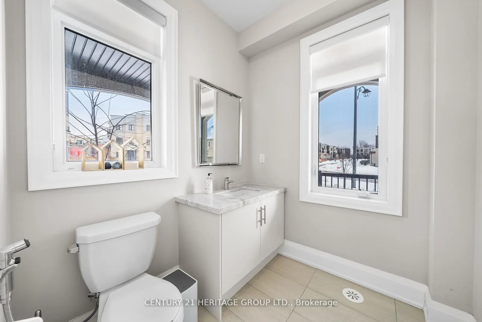 Photo 7 of 210 Arianna Crescent, Vaughan, Patterson — HOMEH