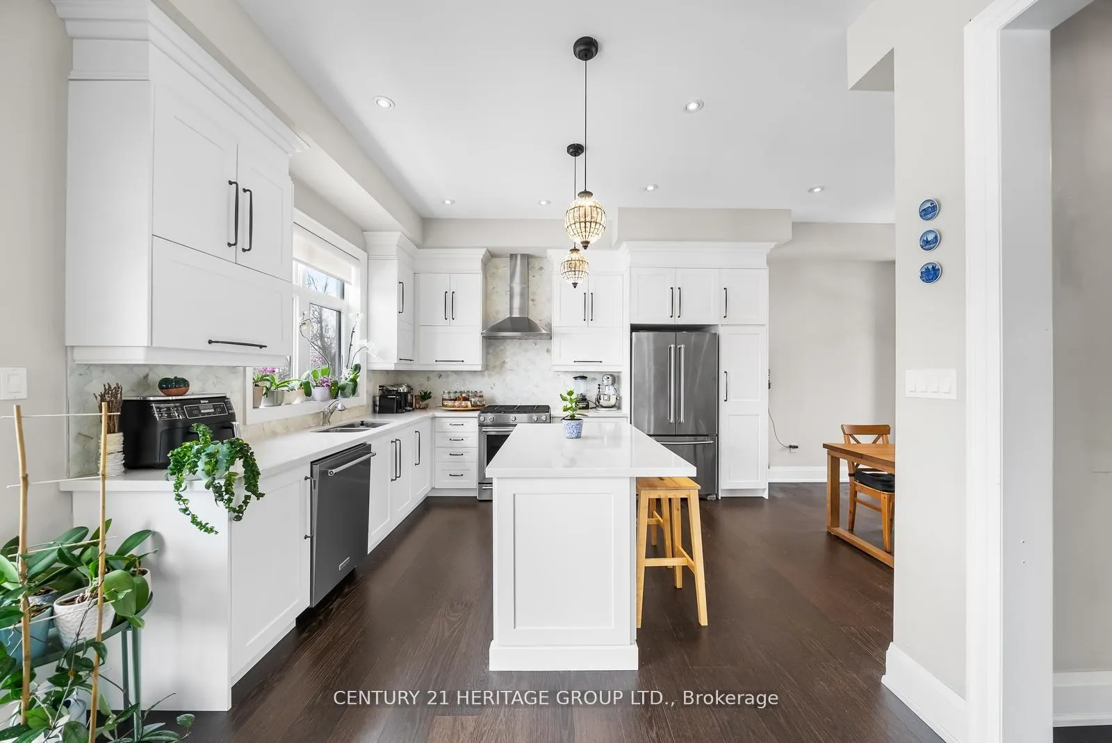 Photo 13 of 210 Arianna Crescent, Vaughan, Patterson — HOMEH