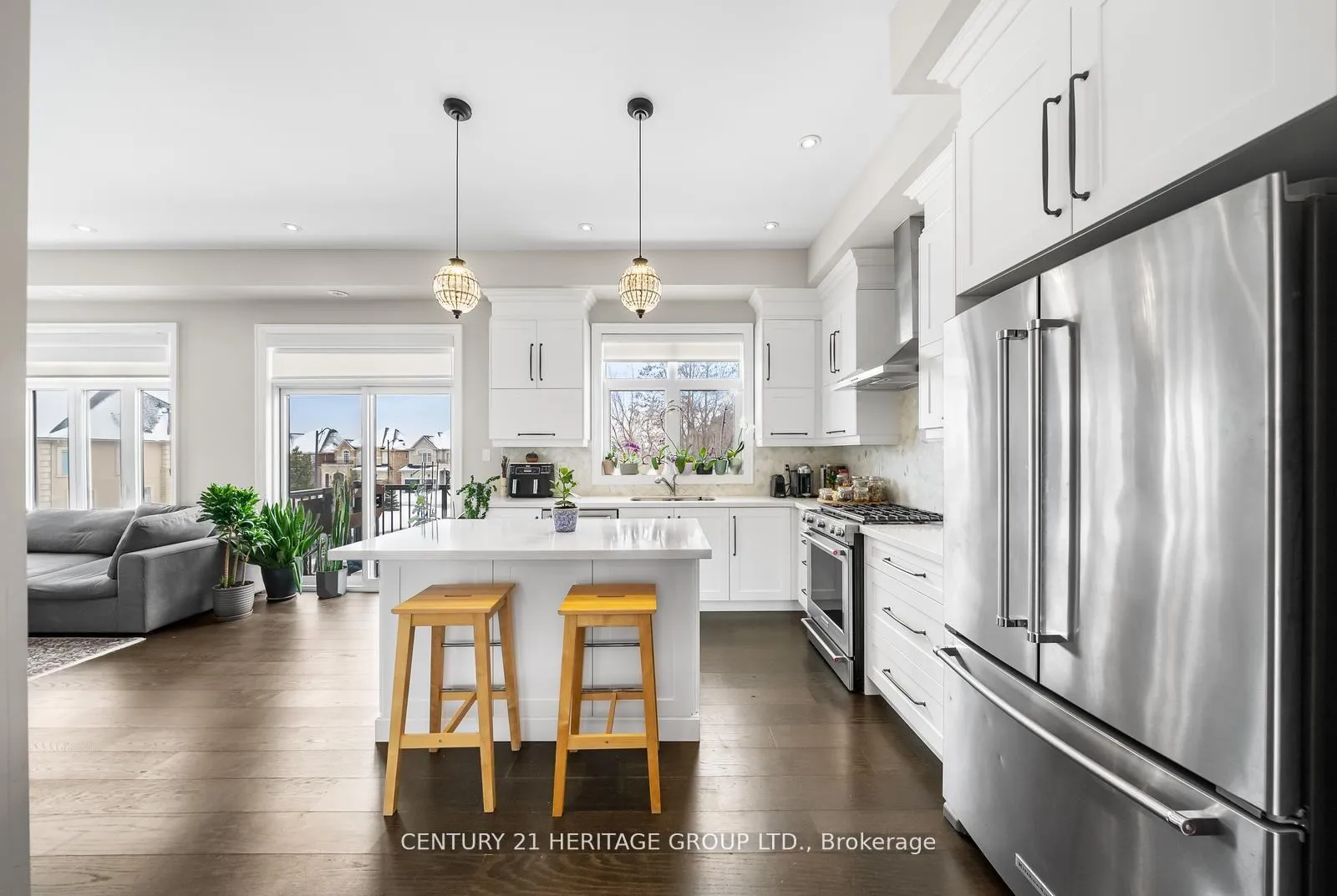 Photo 14 of 210 Arianna Crescent, Vaughan, Patterson — HOMEH