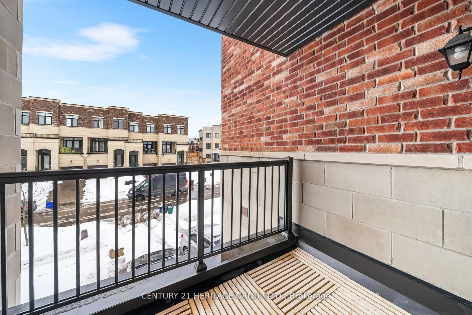 Photo 17 of 210 Arianna Crescent, Vaughan, Patterson — HOMEH
