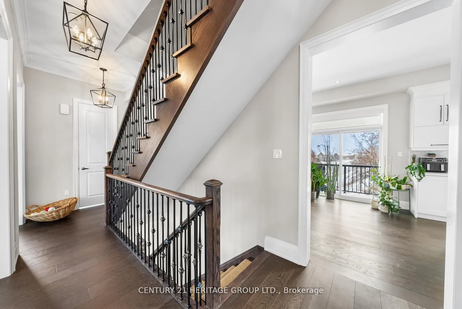 Photo 19 of 210 Arianna Crescent, Vaughan, Patterson — HOMEH