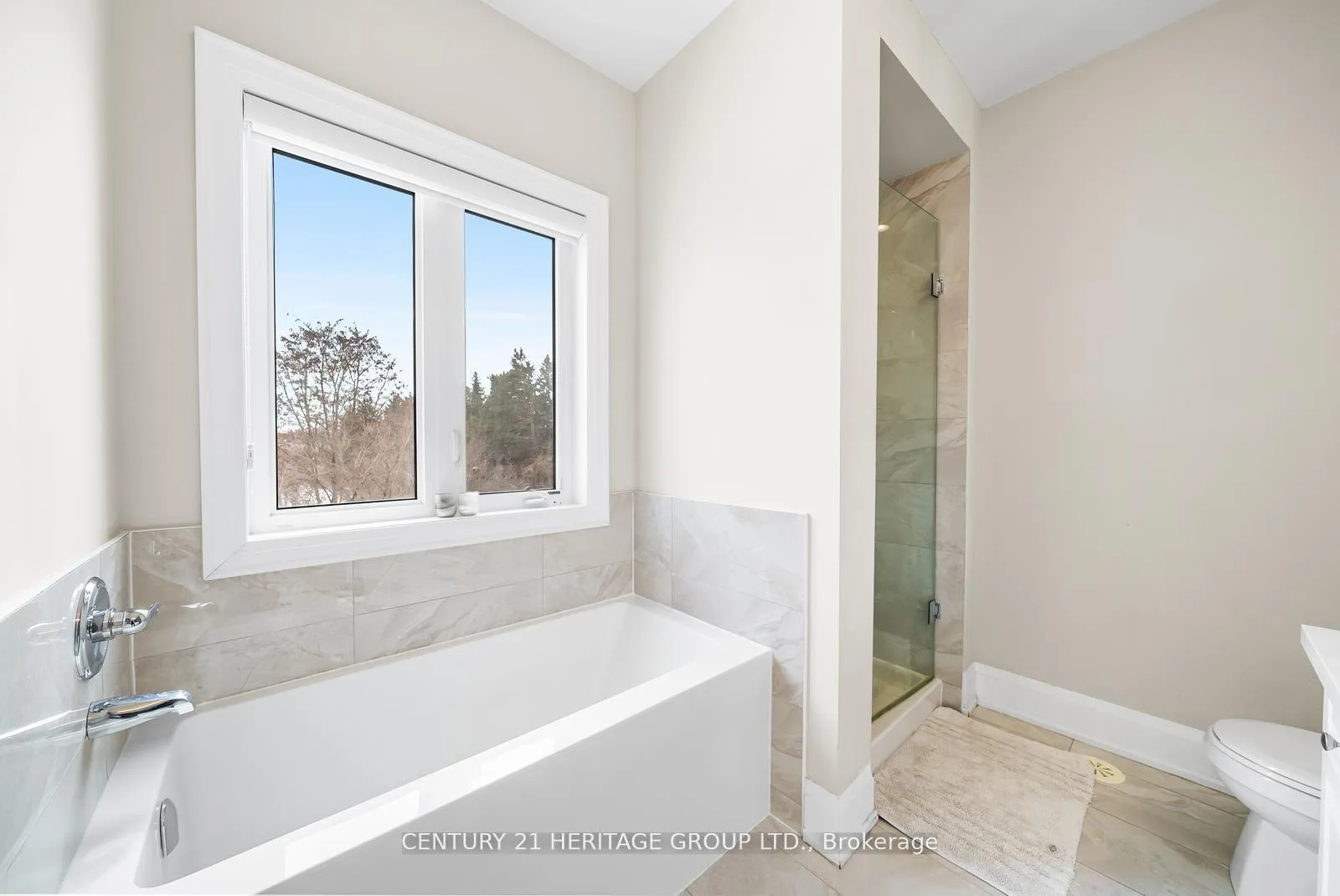 Photo 27 of 210 Arianna Crescent, Vaughan, Patterson — HOMEH