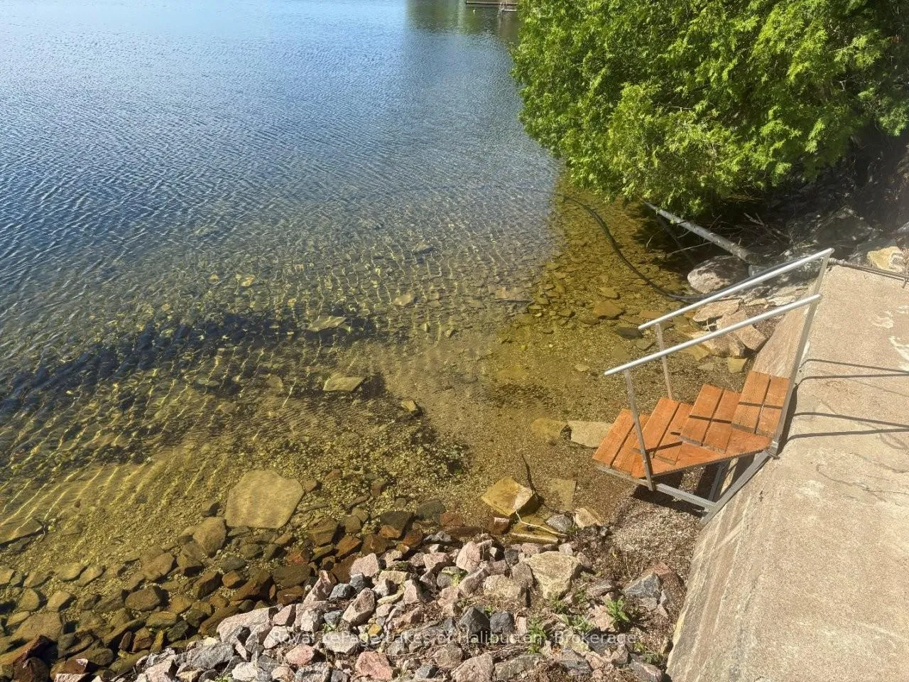 Photo 12 of 83 Sunset Beach Road, Kawartha Lakes, Laxton/Digby/Longford — HOMEH