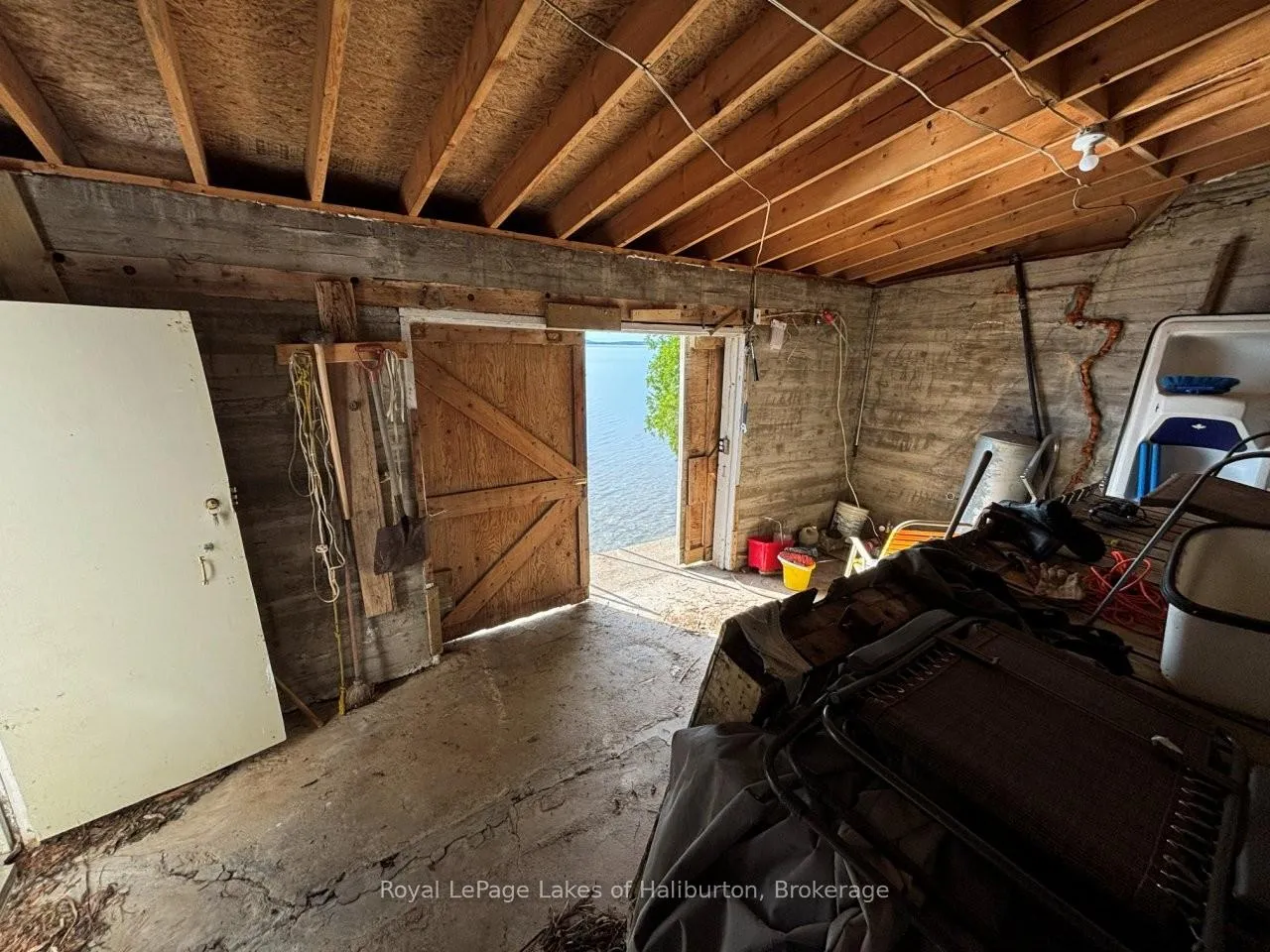 Photo 16 of 83 Sunset Beach Road, Kawartha Lakes, Laxton/Digby/Longford — HOMEH