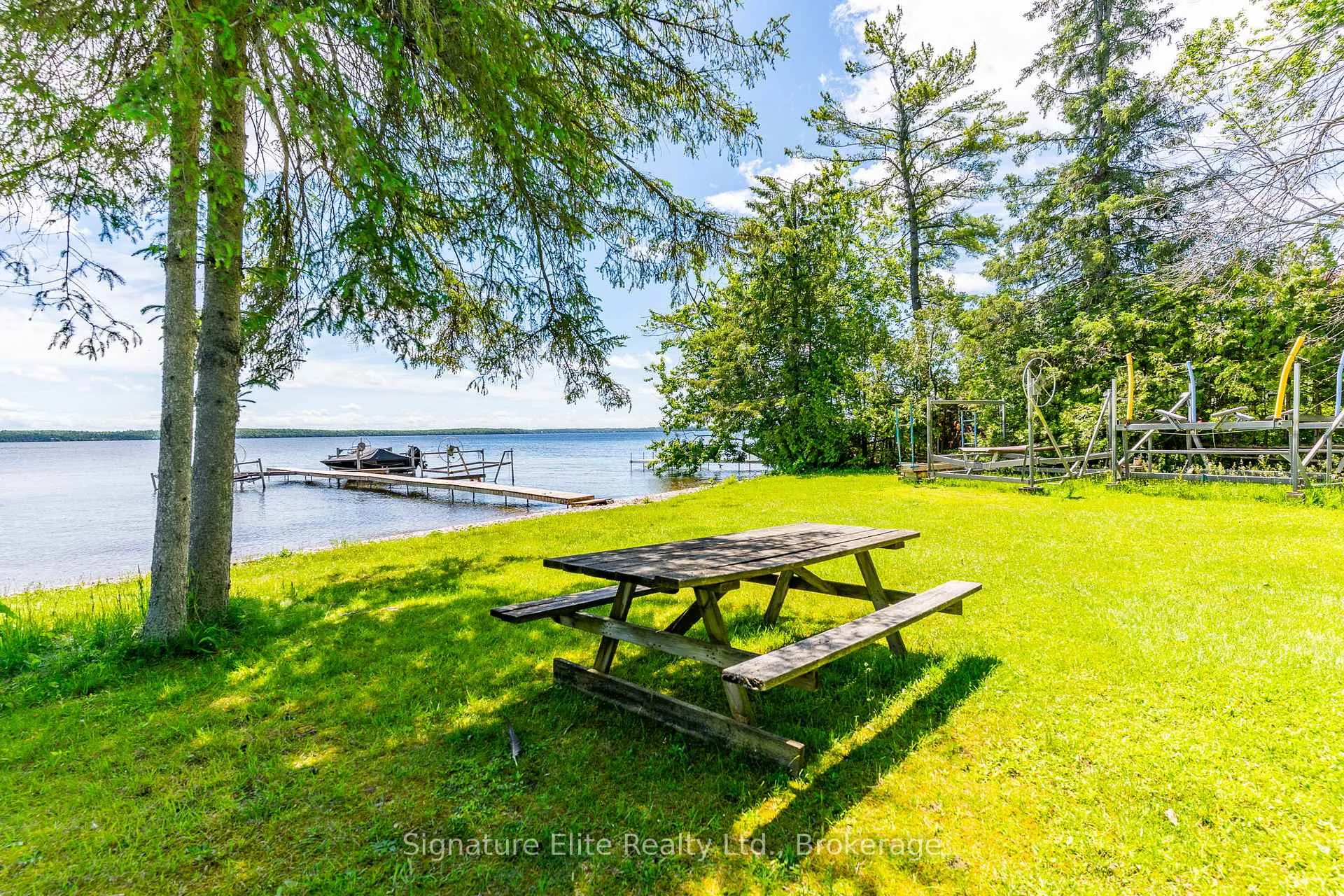 Photo 6 of 20 Camelot Place, Kawartha Lakes, Bexley — HOMEH