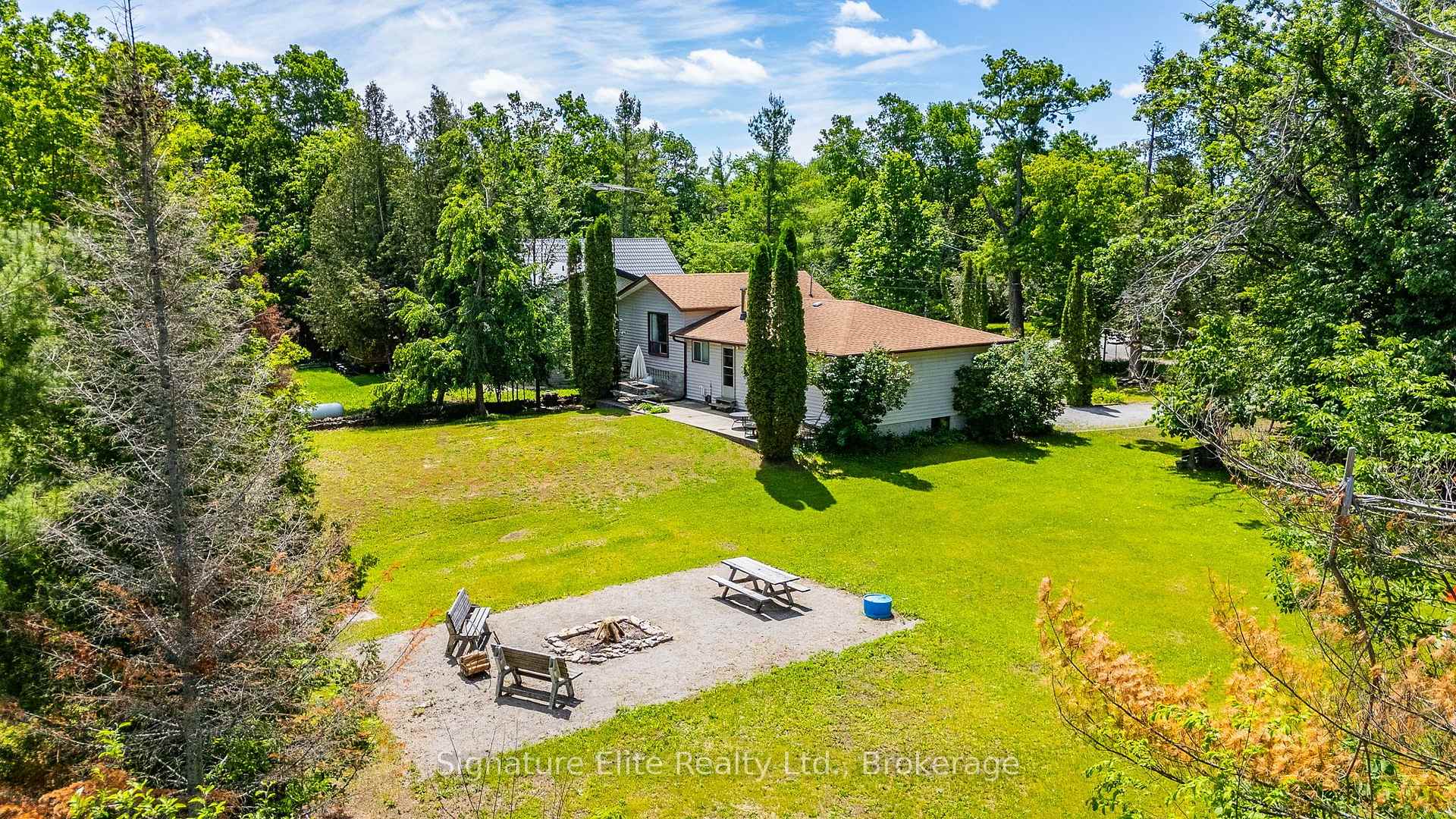 Photo 5 of 20 Camelot Place, Kawartha Lakes, Bexley — HOMEH