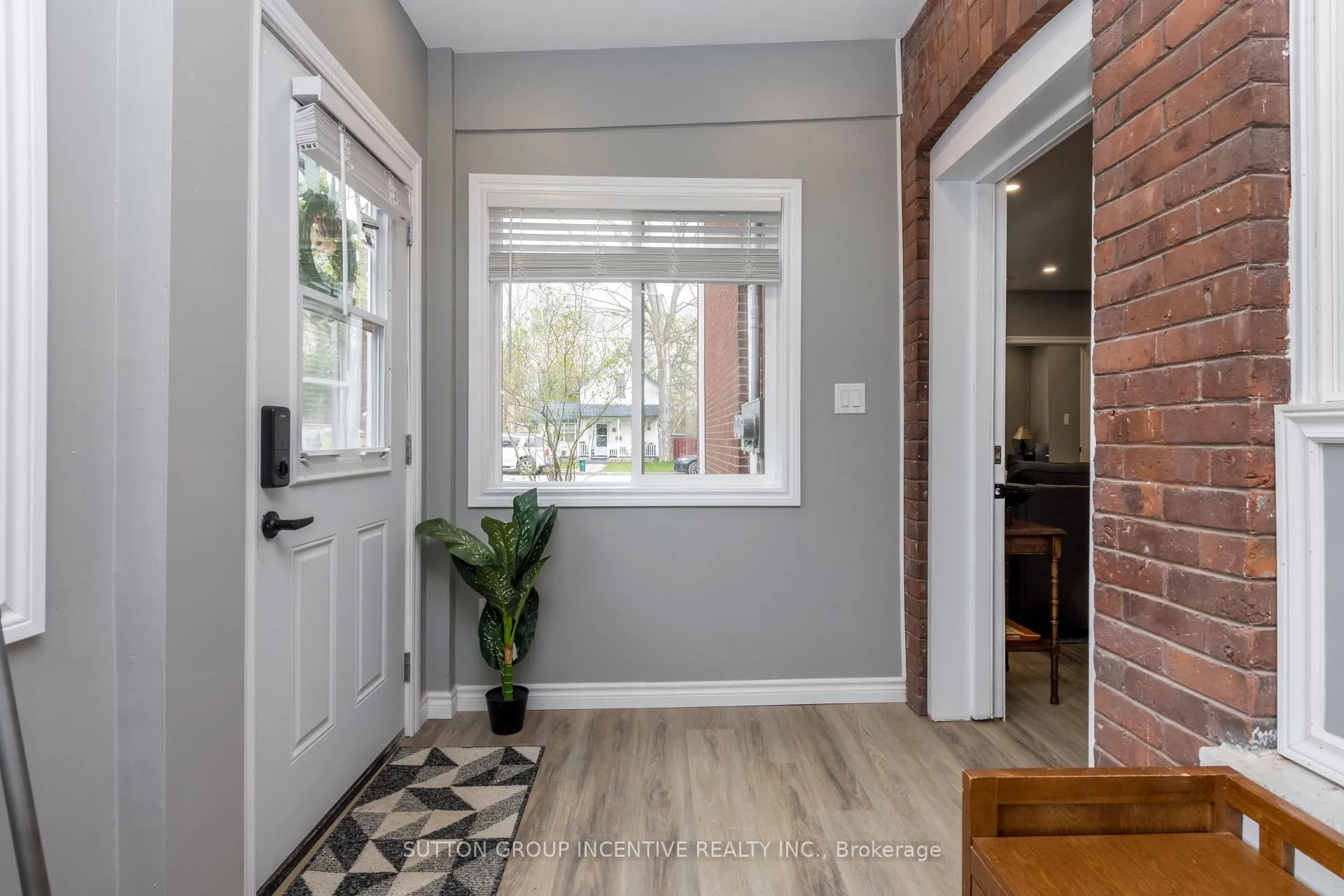 Photo 13 of 48 Alfred Street, Barrie, City Centre — HOMEH