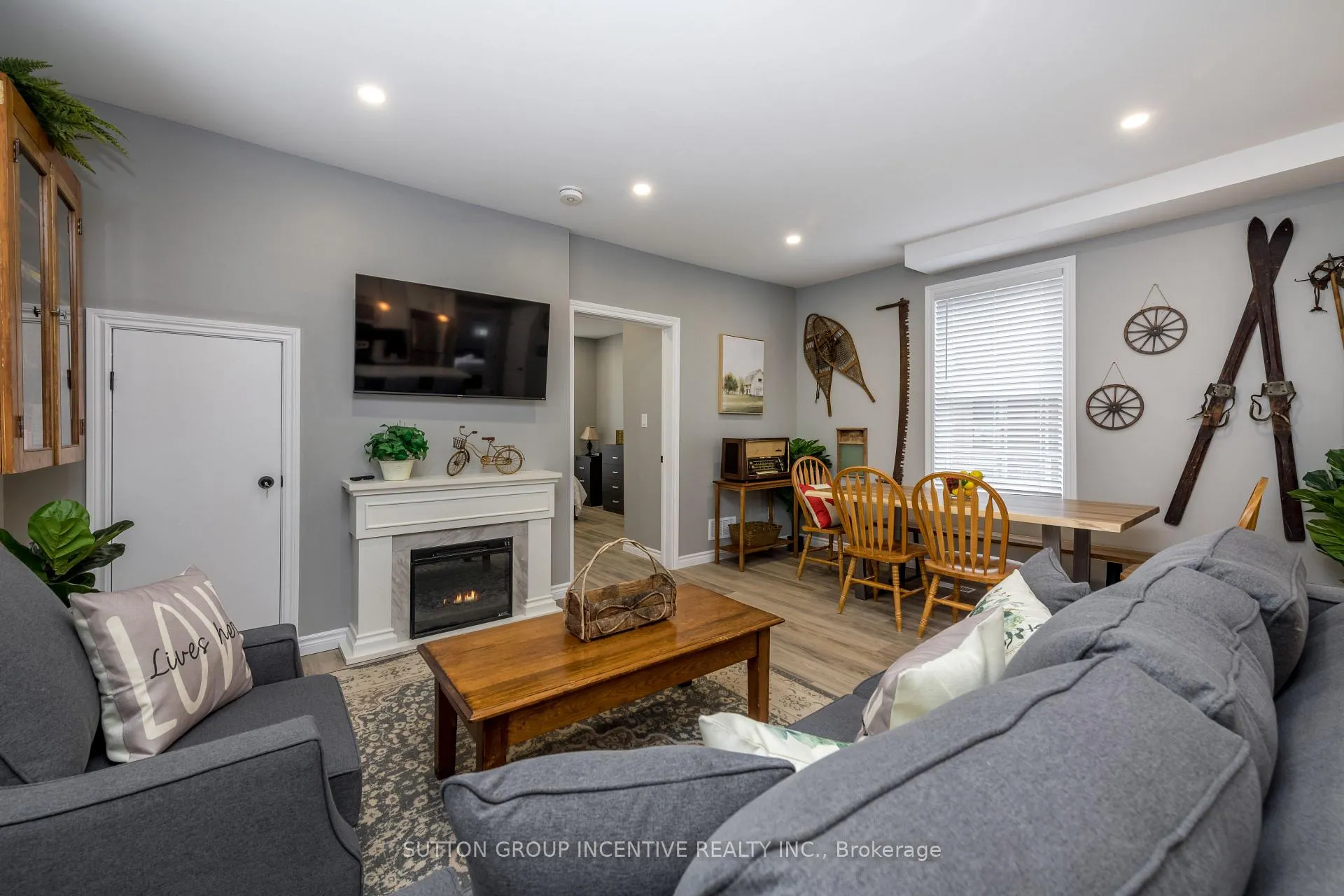 Photo 16 of 48 Alfred Street, Barrie, City Centre — HOMEH
