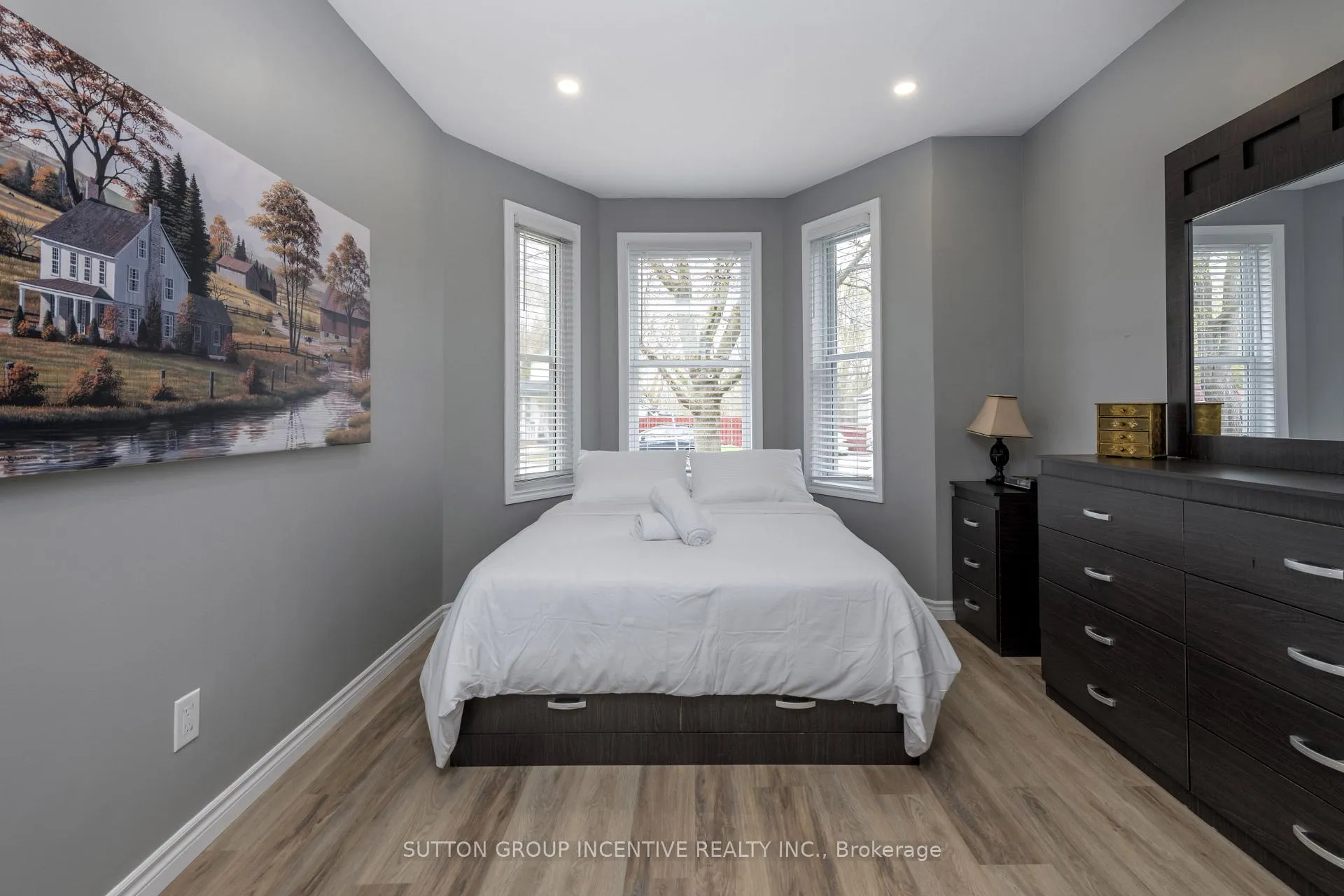 Photo 18 of 48 Alfred Street, Barrie, City Centre — HOMEH