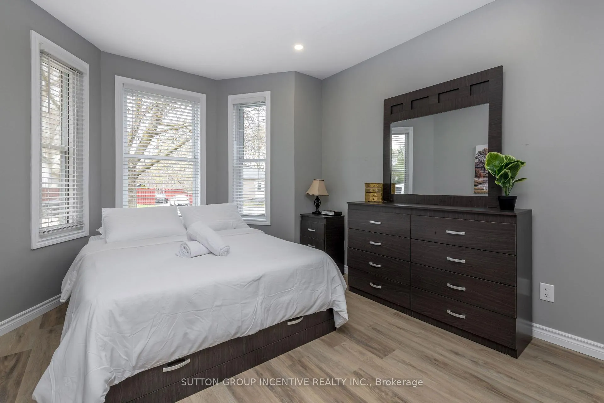 Photo 19 of 48 Alfred Street, Barrie, City Centre — HOMEH