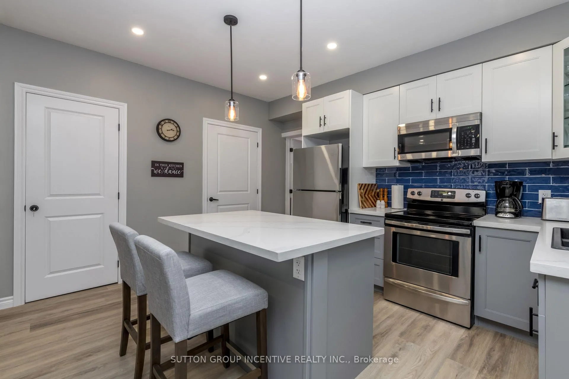 Photo 22 of 48 Alfred Street, Barrie, City Centre — HOMEH