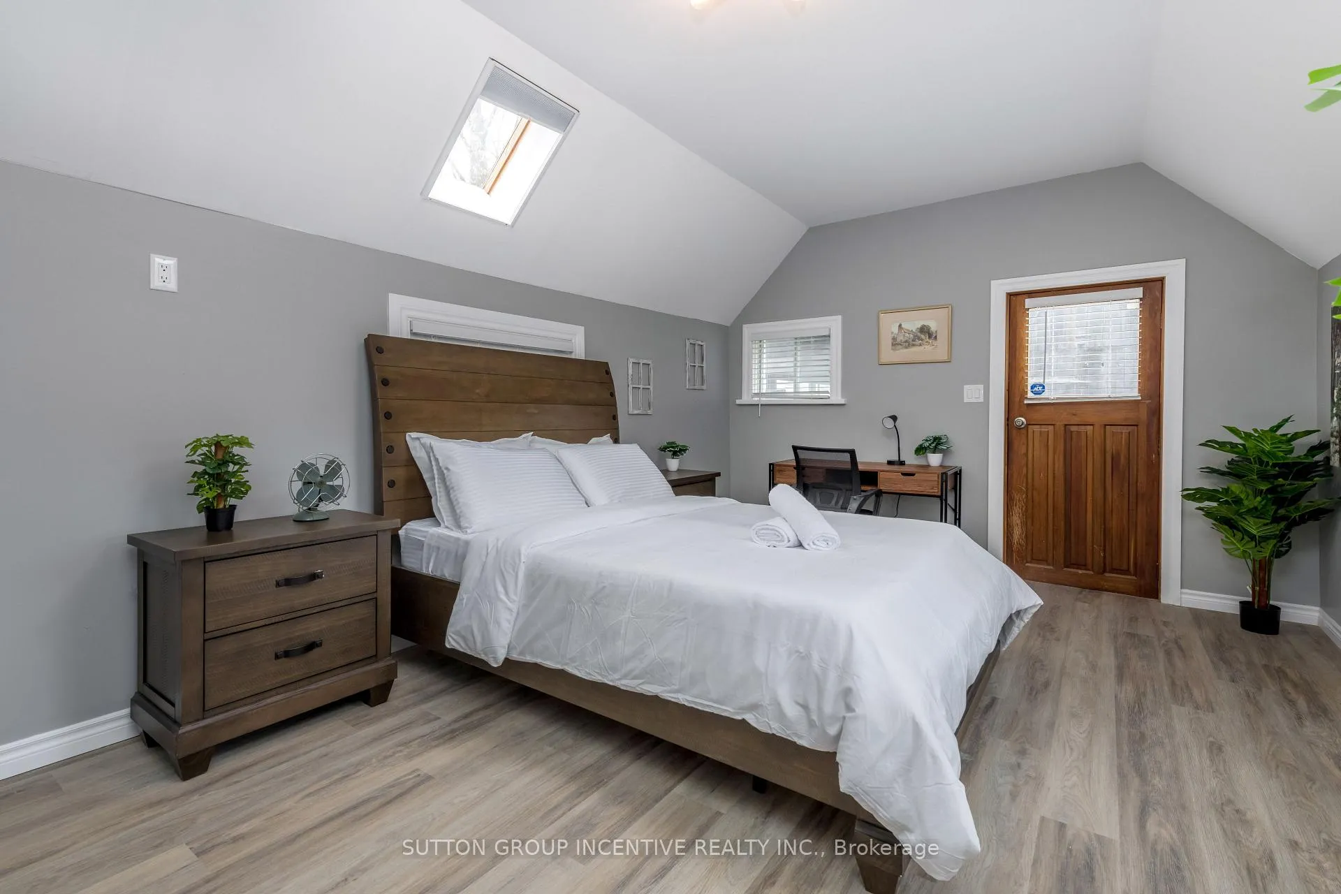 Photo 25 of 48 Alfred Street, Barrie, City Centre — HOMEH
