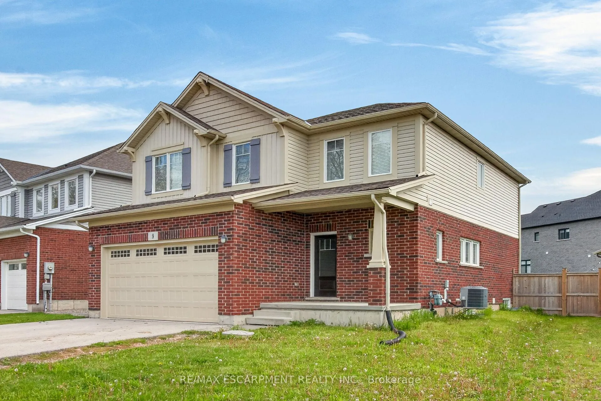 Photo 1 of 9 Winterberry Boulevard, Thorold, Confederation Heights — HOMEH