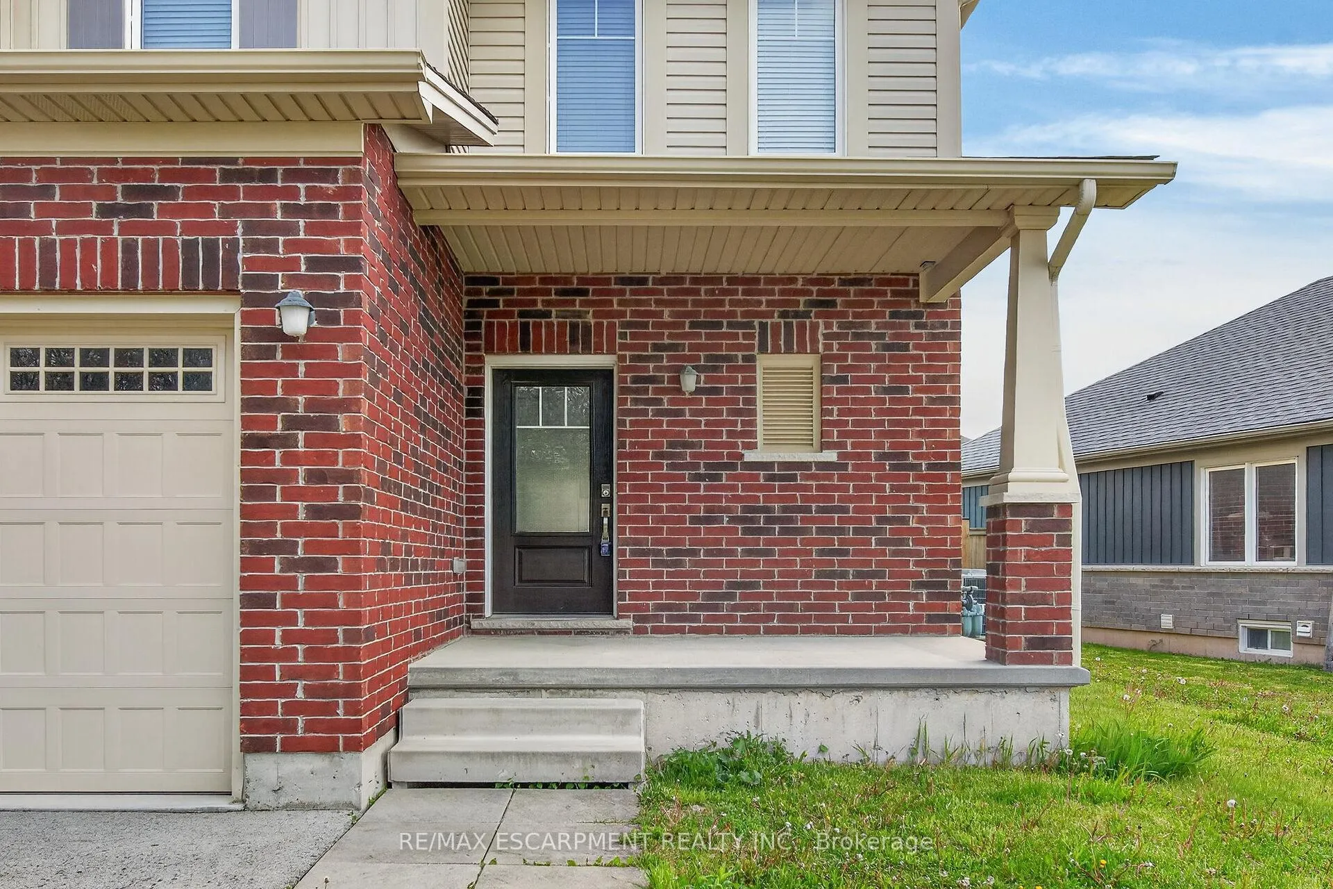 Photo 2 of 9 Winterberry Boulevard, Thorold, Confederation Heights — HOMEH