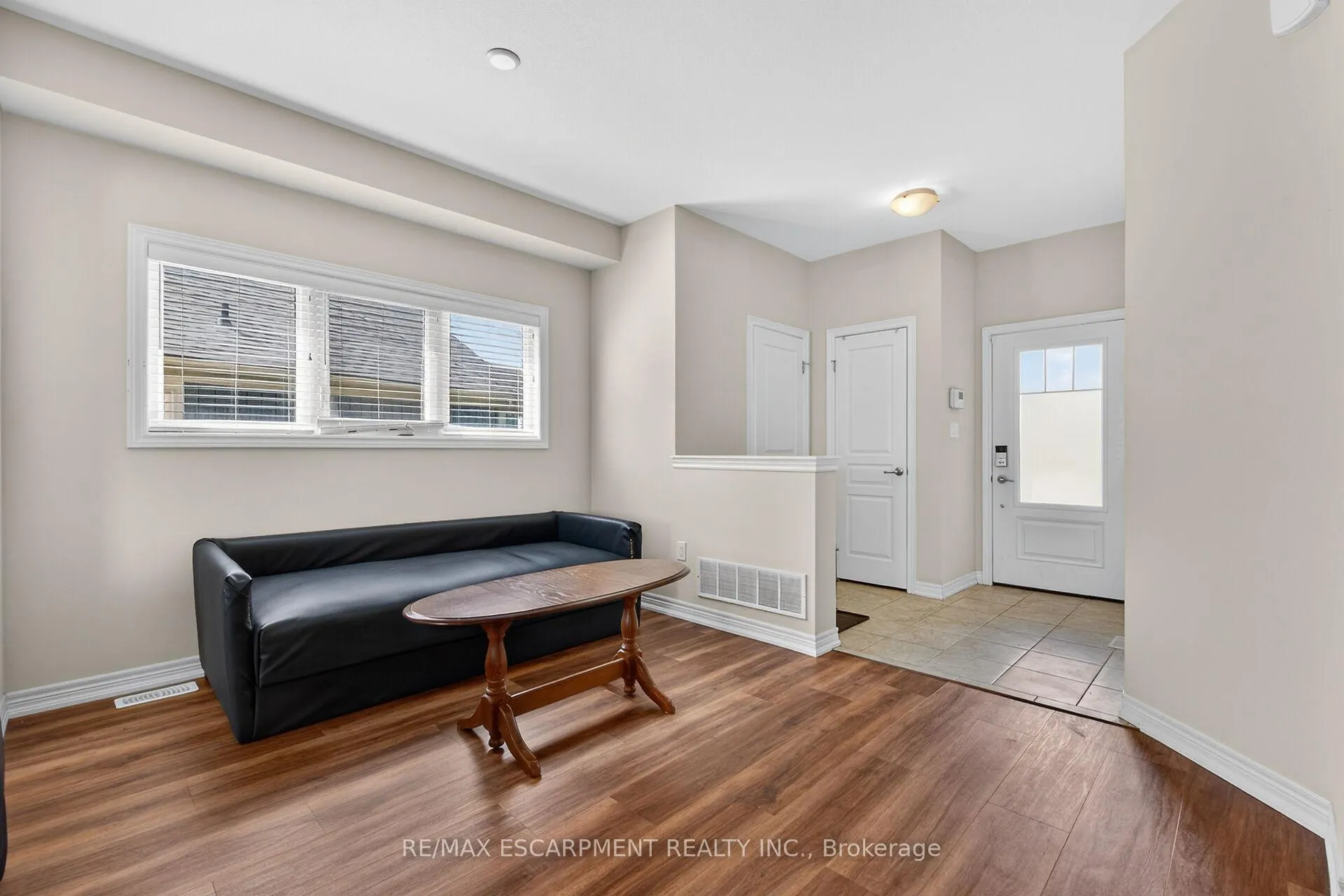 Photo 6 of 9 Winterberry Boulevard, Thorold, Confederation Heights — HOMEH