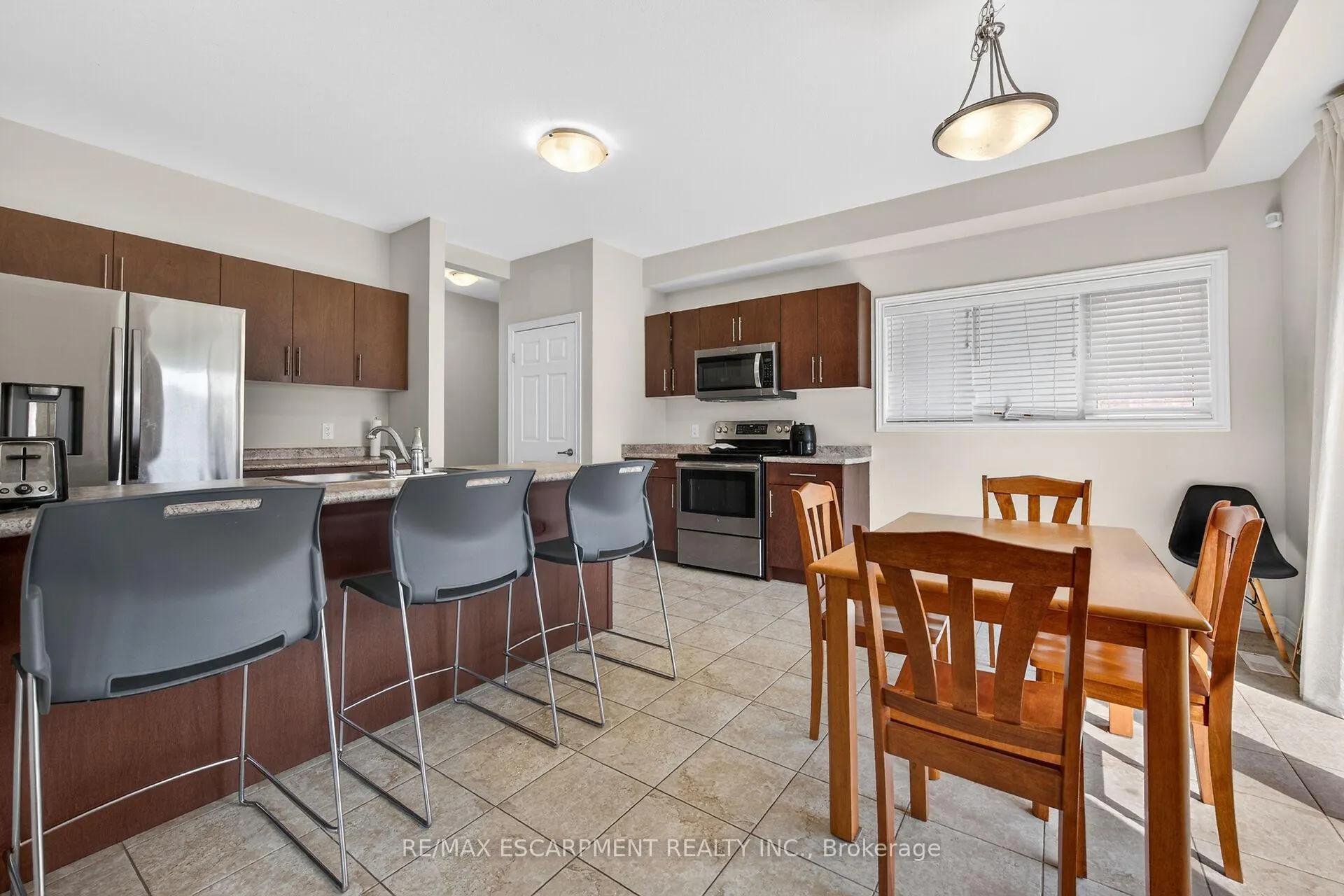Photo 13 of 9 Winterberry Boulevard, Thorold, Confederation Heights — HOMEH