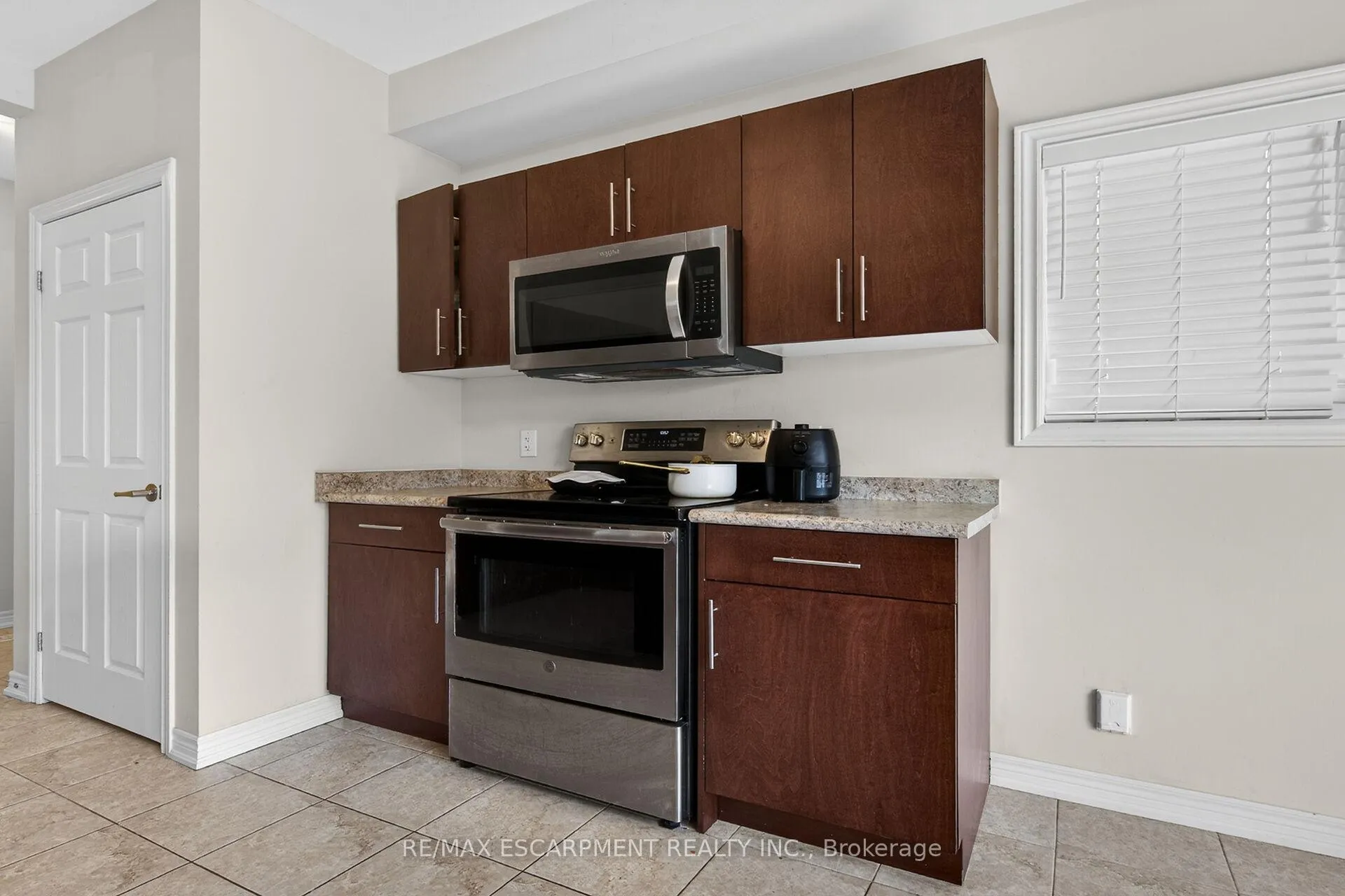 Photo 16 of 9 Winterberry Boulevard, Thorold, Confederation Heights — HOMEH