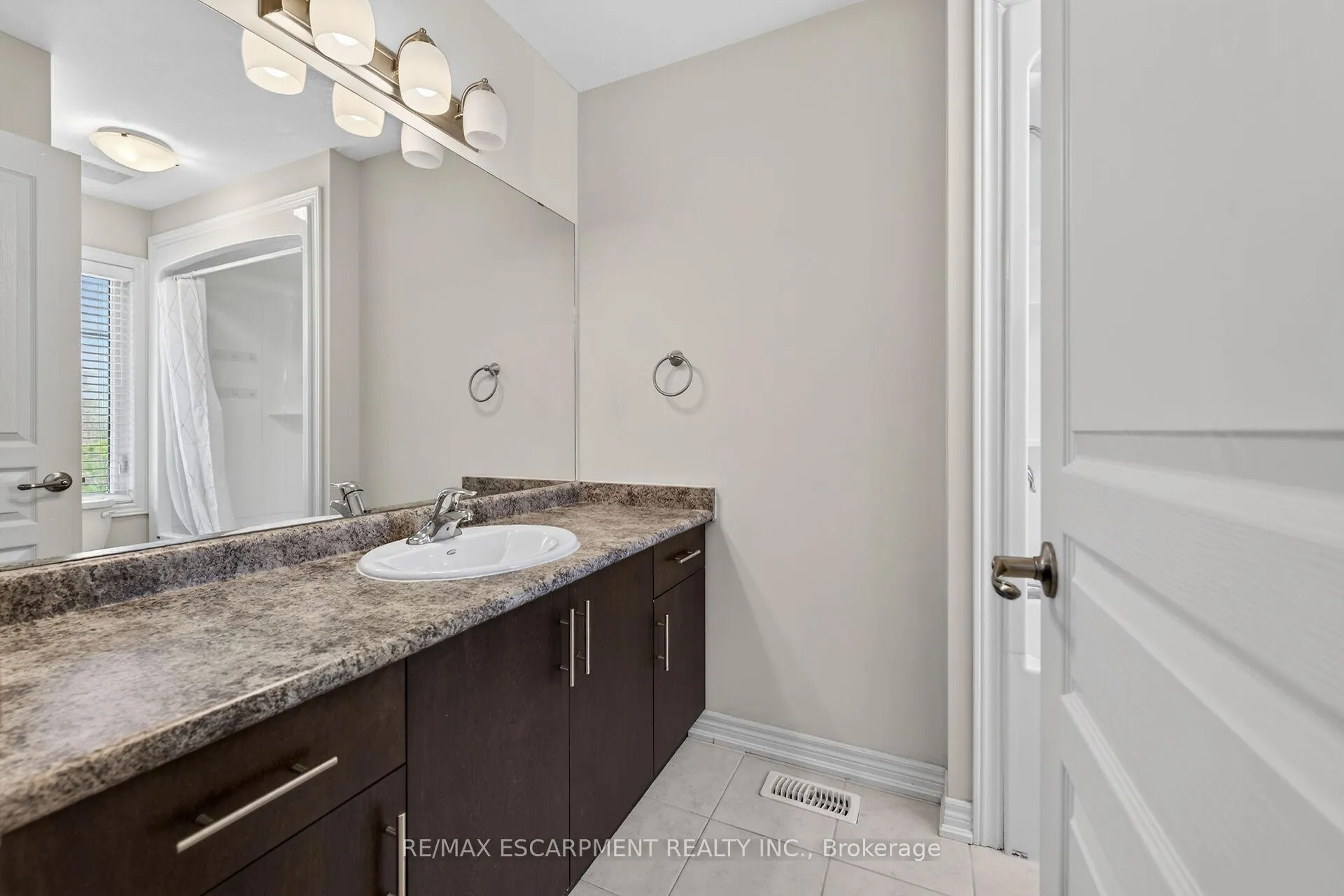 Photo 31 of 9 Winterberry Boulevard, Thorold, Confederation Heights — HOMEH