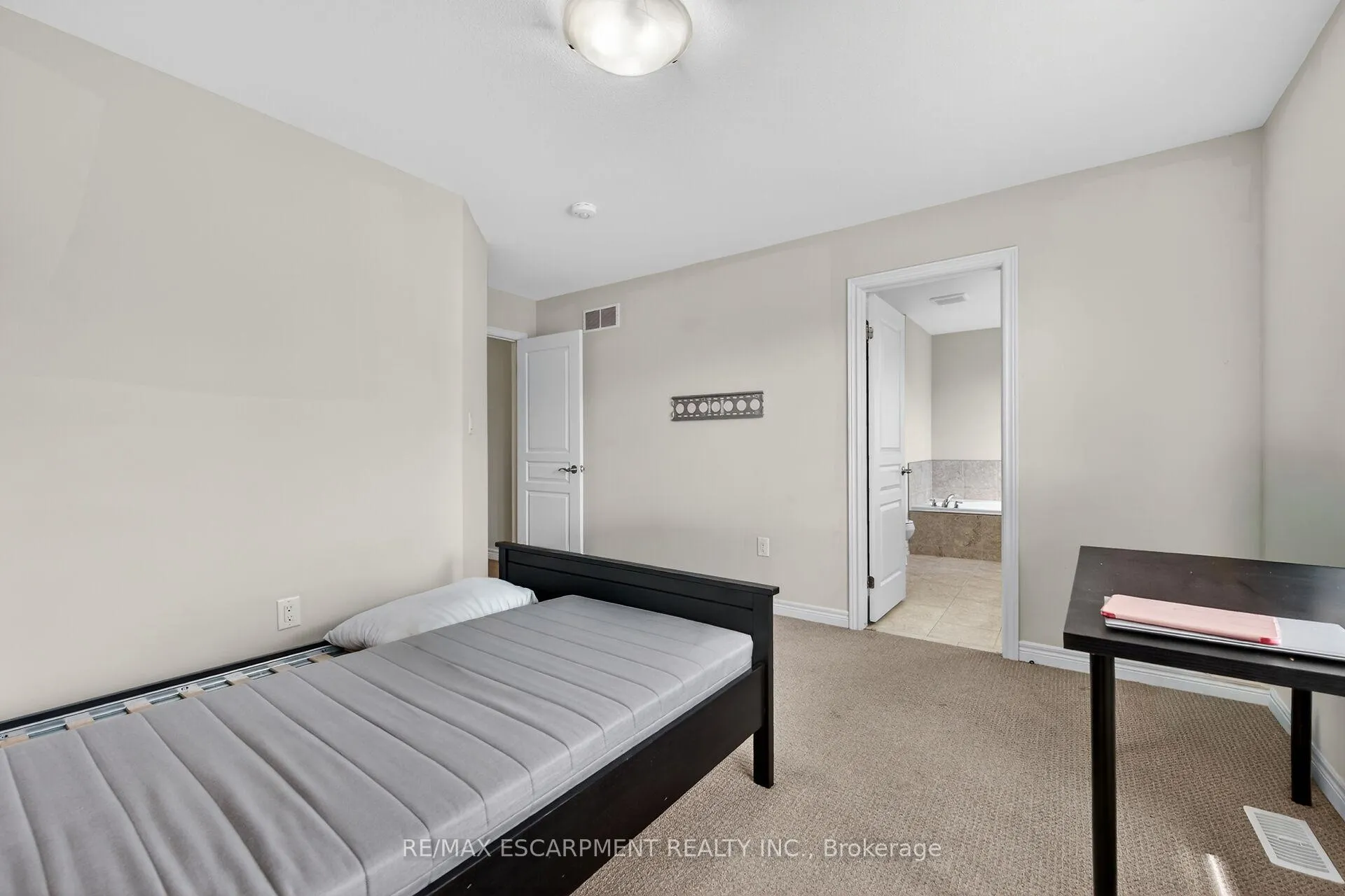 Photo 38 of 9 Winterberry Boulevard, Thorold, Confederation Heights — HOMEH