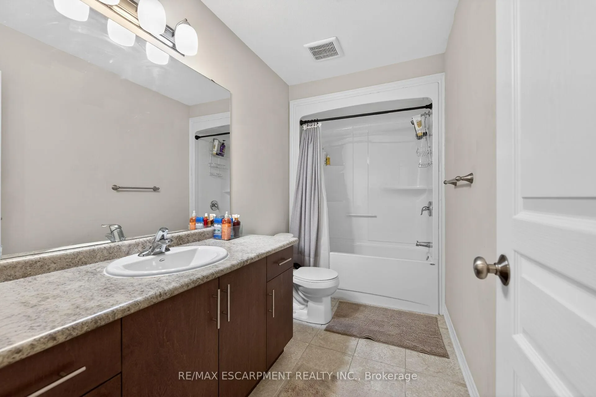 Photo 44 of 9 Winterberry Boulevard, Thorold, Confederation Heights — HOMEH