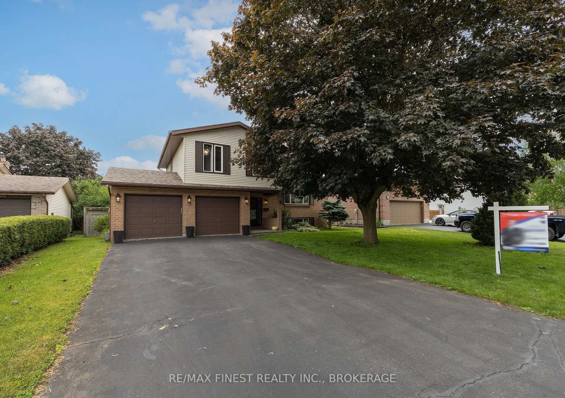 Photo 3 of 78 Nicholson Crescent, Loyalist, Amherstview — HOMEH