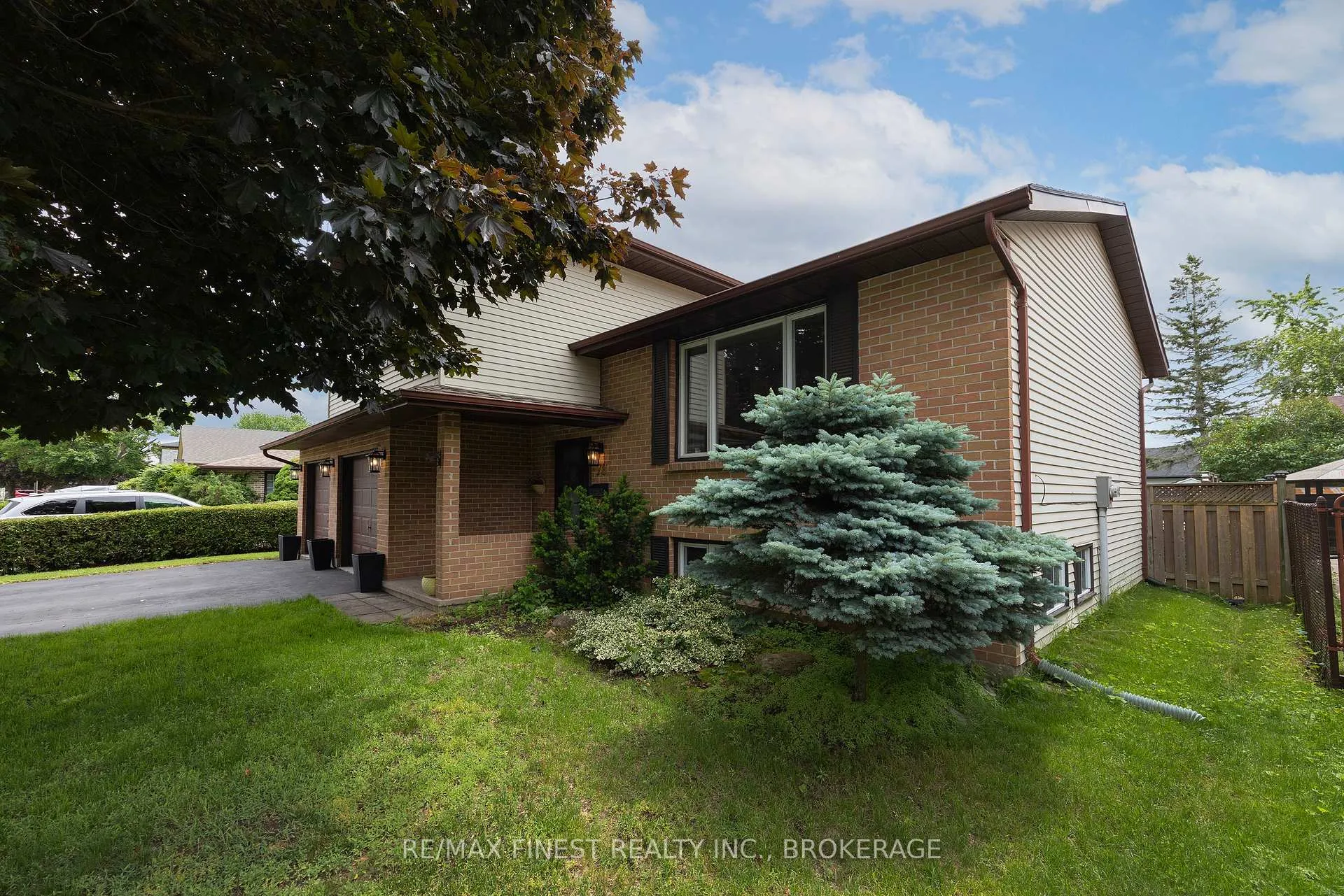Photo 4 of 78 Nicholson Crescent, Loyalist, Amherstview — HOMEH