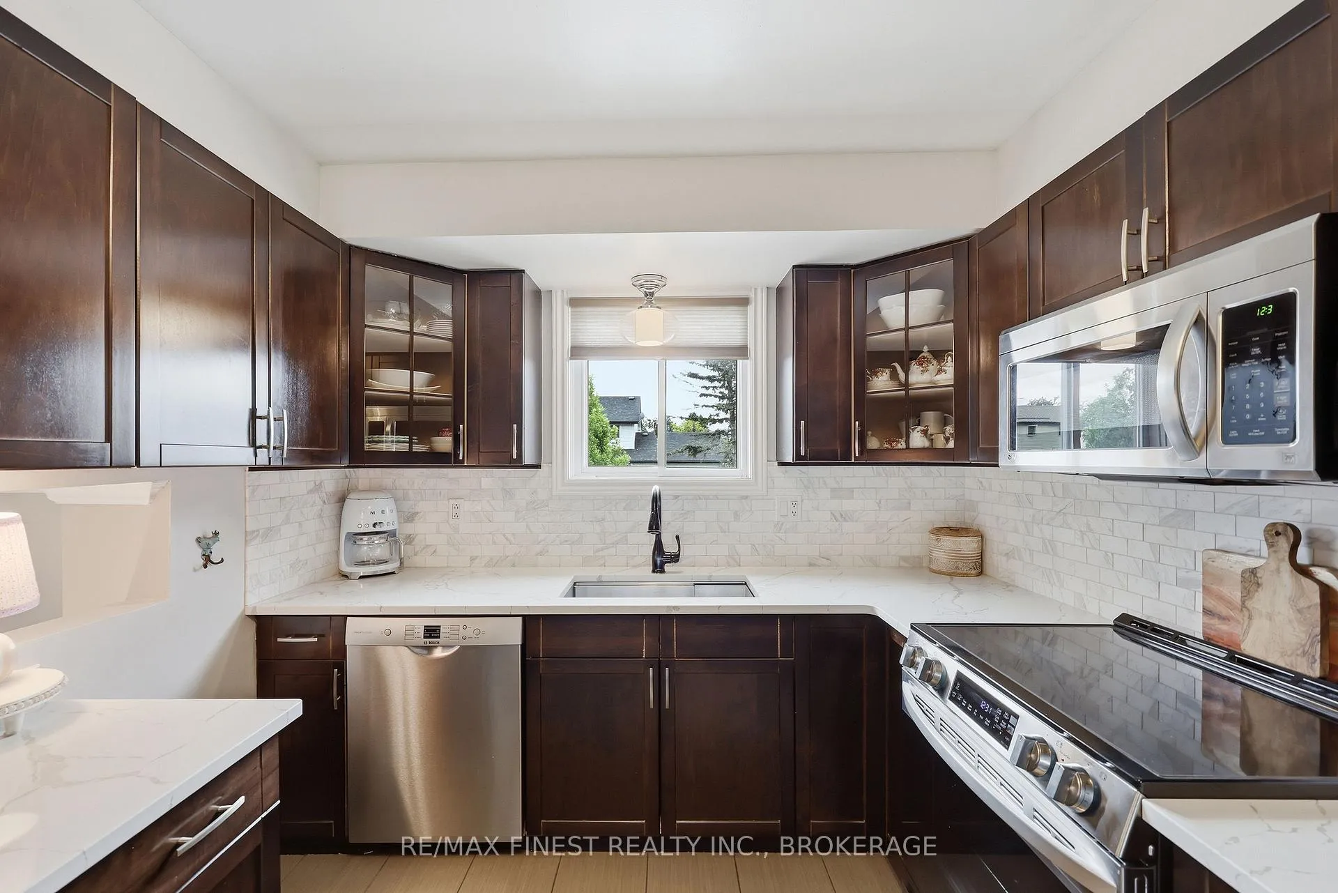 Photo 12 of 78 Nicholson Crescent, Loyalist, Amherstview — HOMEH