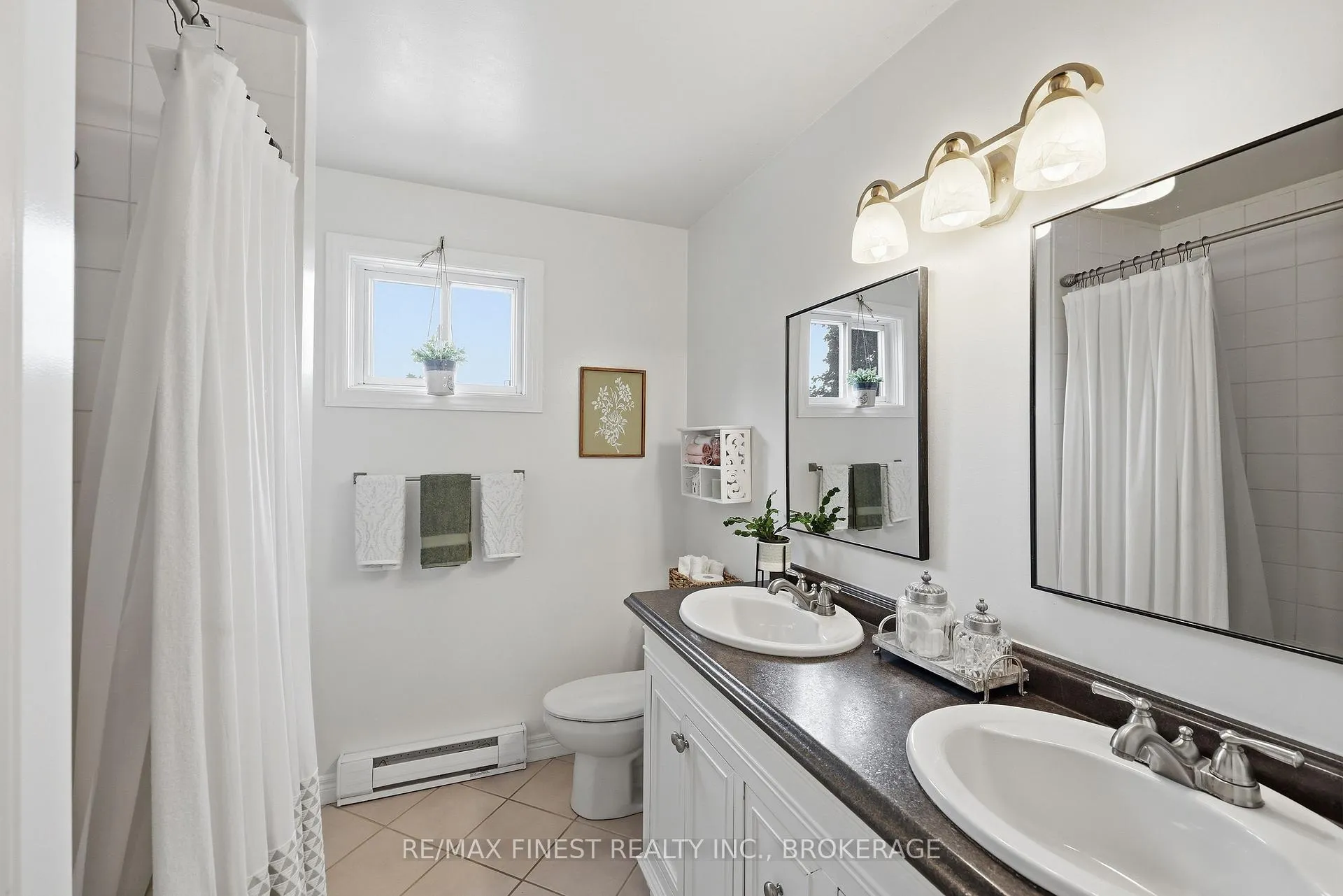 Photo 24 of 78 Nicholson Crescent, Loyalist, Amherstview — HOMEH