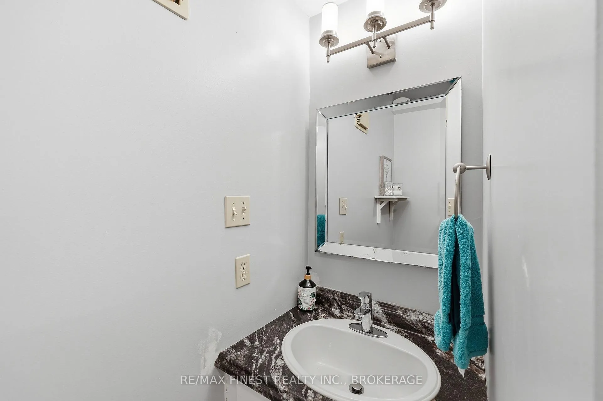 Photo 33 of 78 Nicholson Crescent, Loyalist, Amherstview — HOMEH