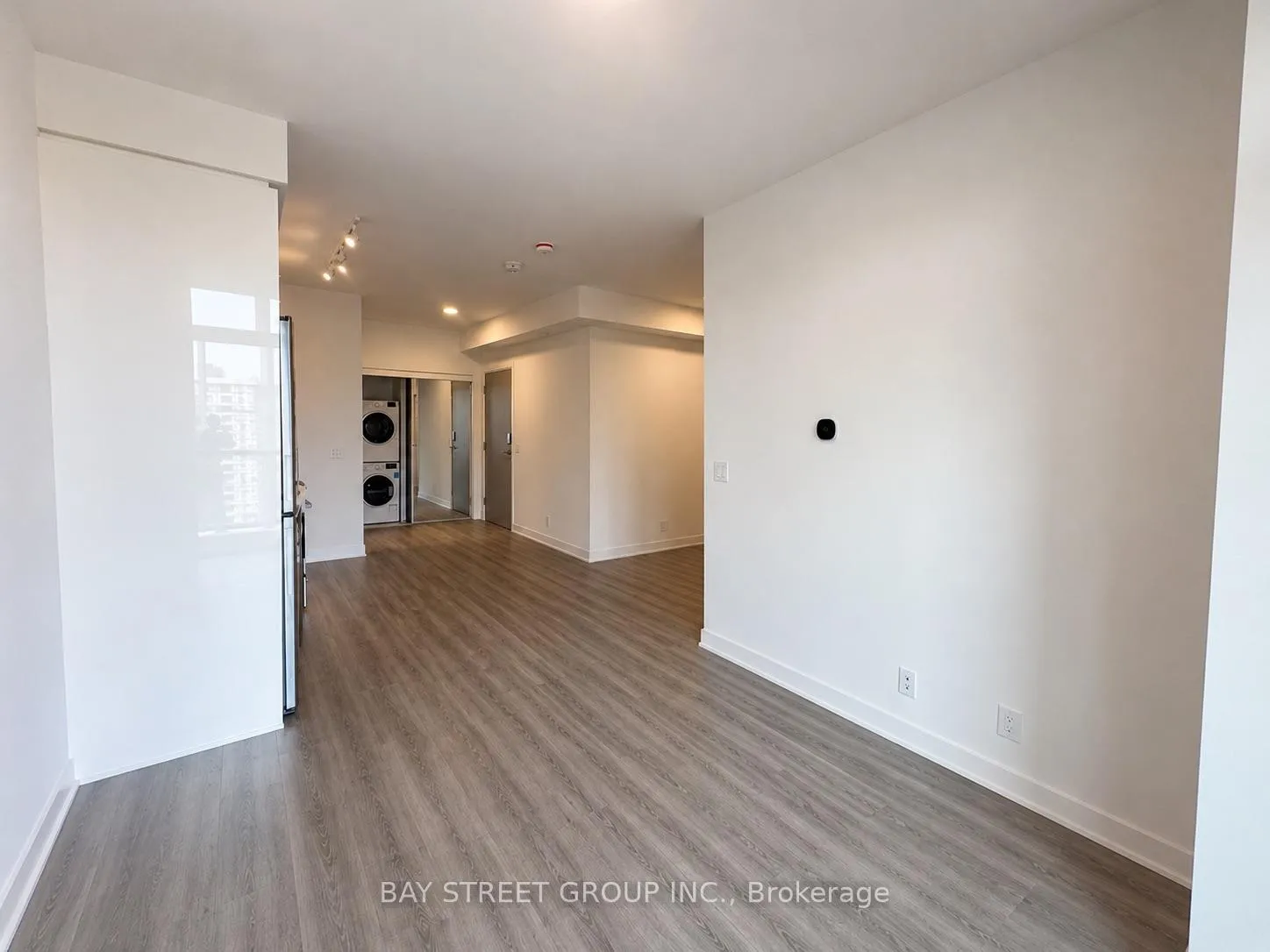 Photo 4 of Unit 912, 50 Upper Mall Way, Vaughan, Brownridge — HOMEH