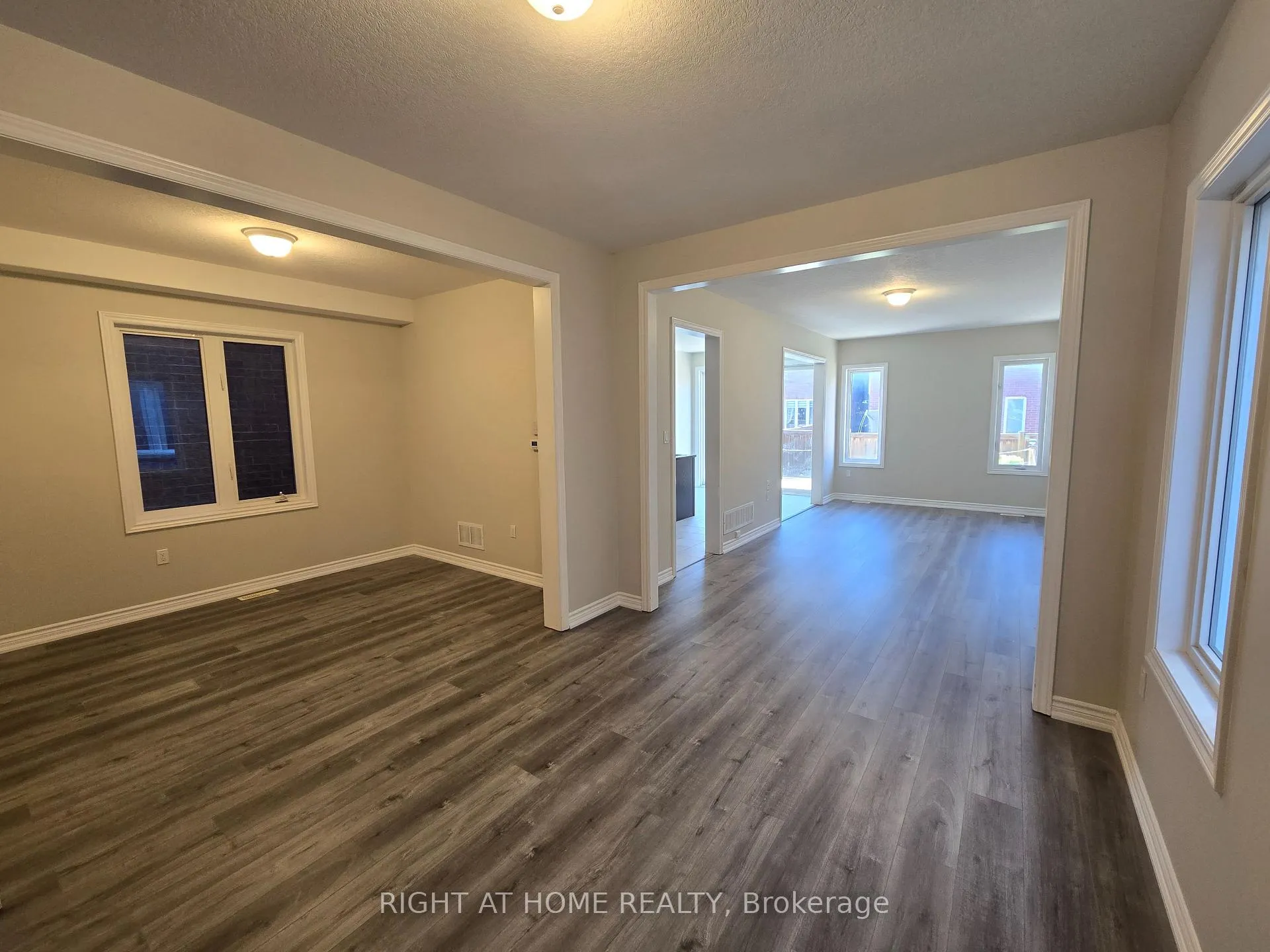 Photo 4 of 52 Holt Drive, New Tecumseth, Alliston — HOMEH