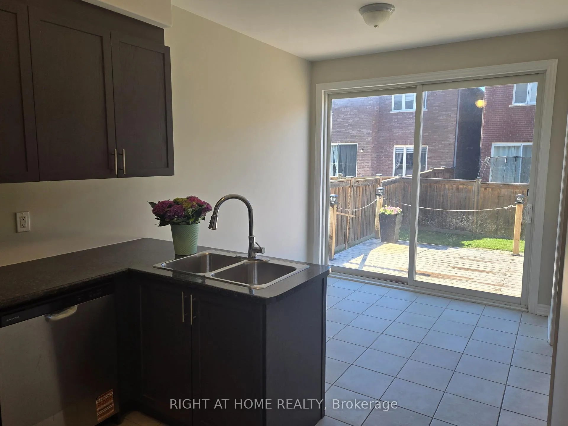 Photo 6 of 52 Holt Drive, New Tecumseth, Alliston — HOMEH