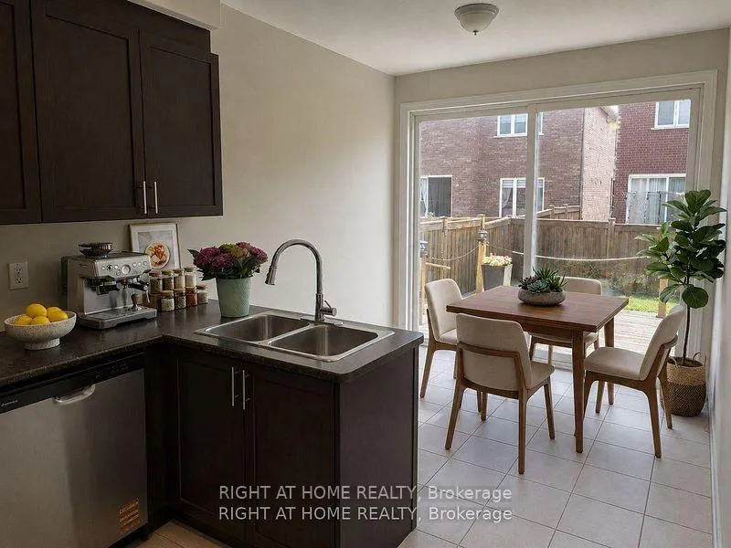 Photo 7 of 52 Holt Drive, New Tecumseth, Alliston — HOMEH