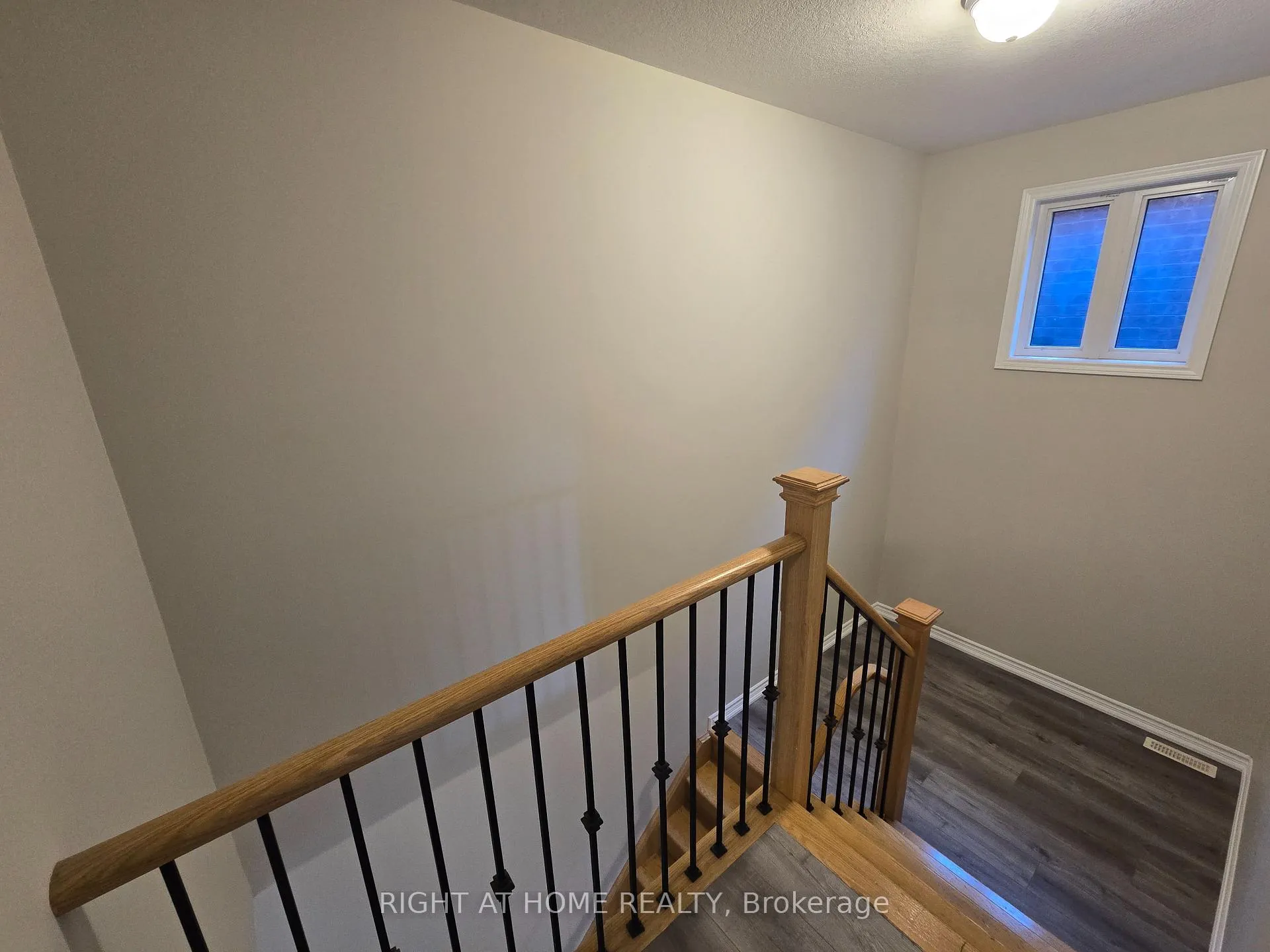 Photo 8 of 52 Holt Drive, New Tecumseth, Alliston — HOMEH