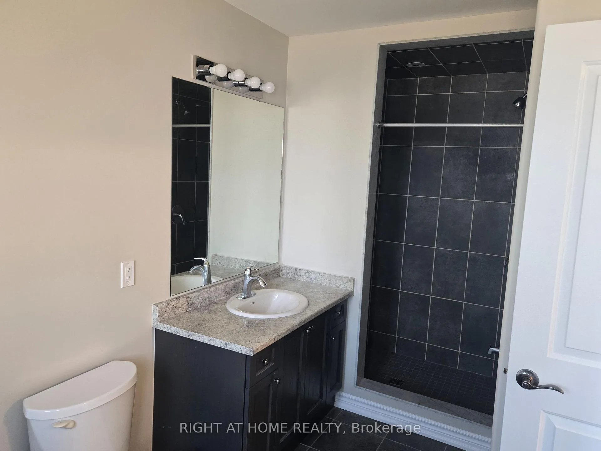 Photo 14 of 52 Holt Drive, New Tecumseth, Alliston — HOMEH