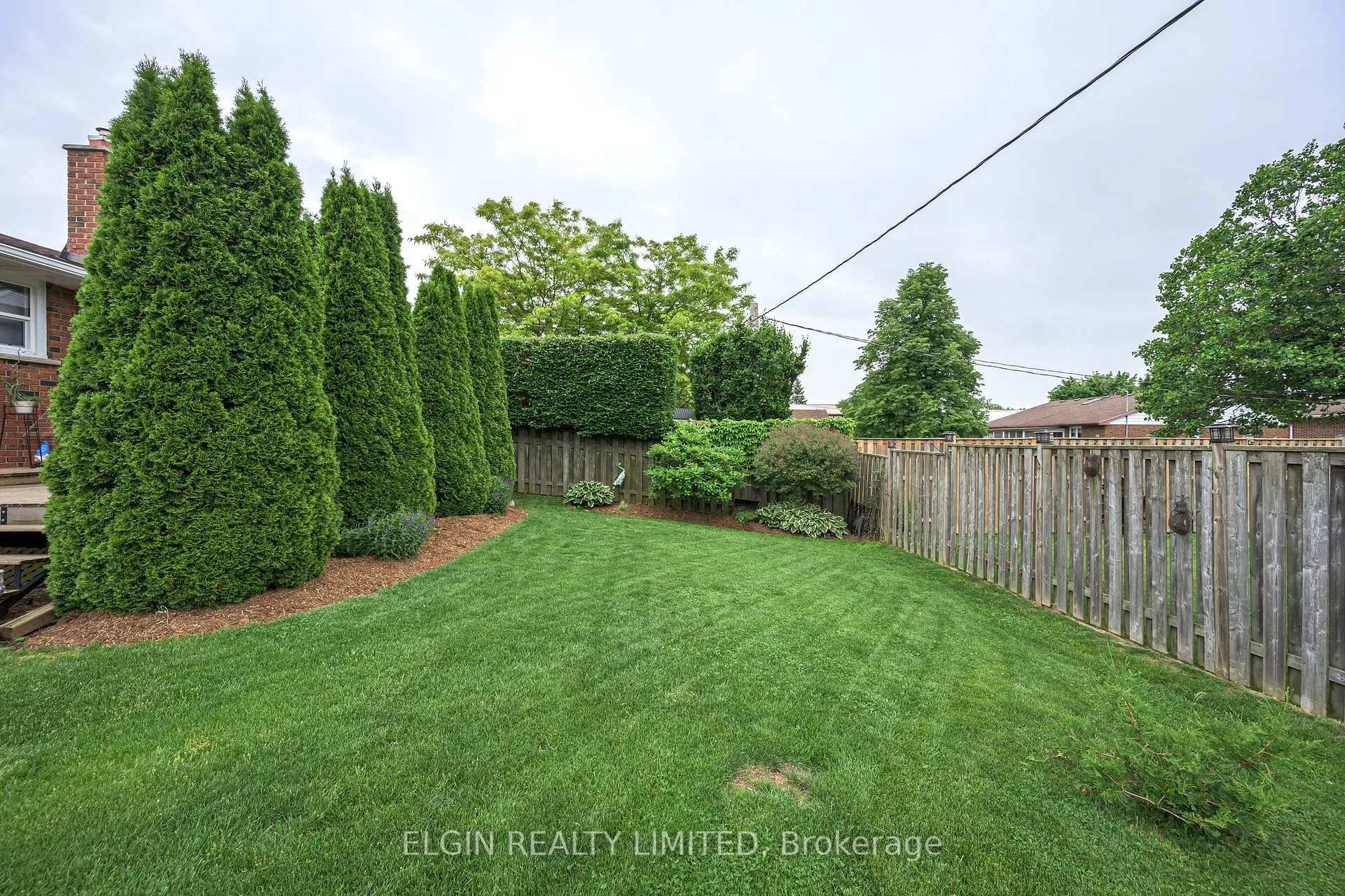 Photo 5 of 30 Erinlea Drive, St. Thomas — HOMEH