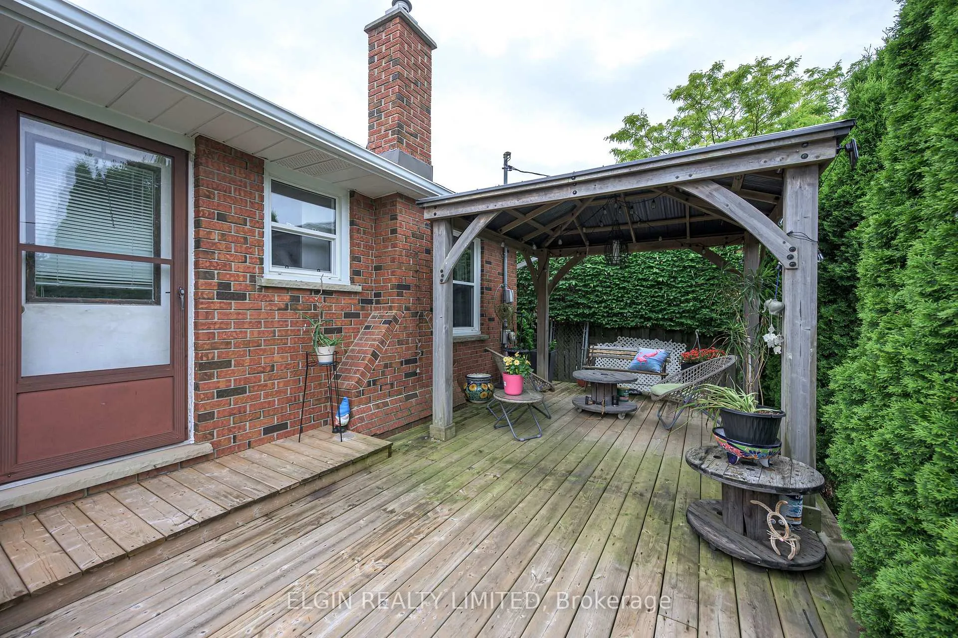 Photo 9 of 30 Erinlea Drive, St. Thomas — HOMEH