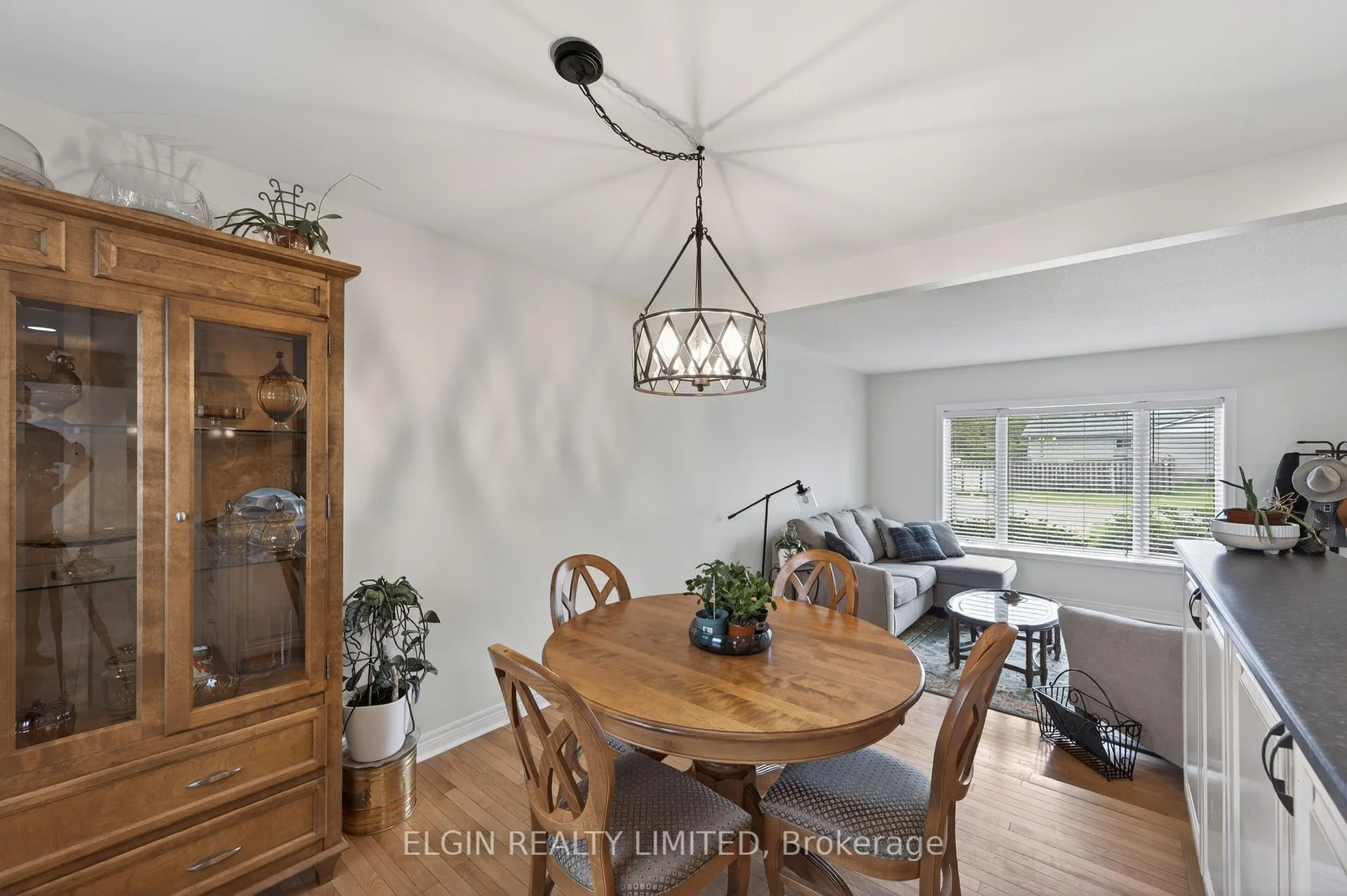 Photo 16 of 30 Erinlea Drive, St. Thomas — HOMEH