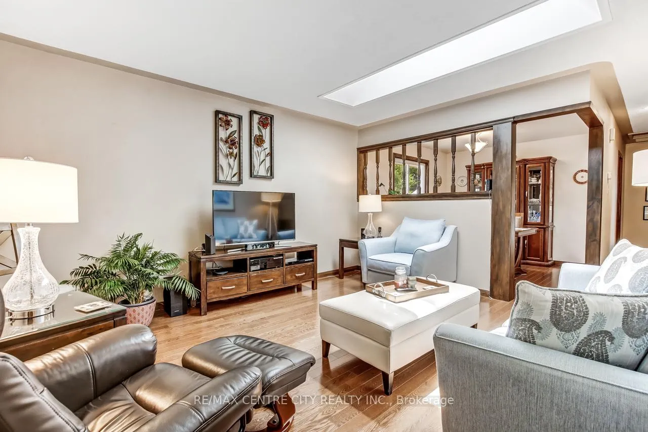 Photo 5 of 20 Hines Crescent, London, South Q — HOMEH