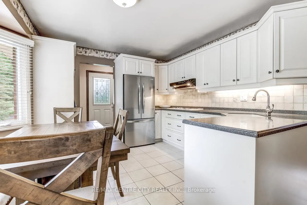 Photo 8 of 20 Hines Crescent, London, South Q — HOMEH