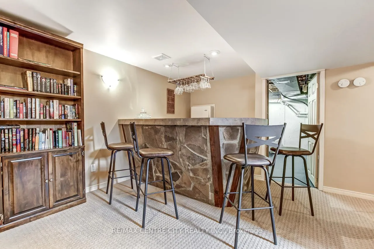Photo 18 of 20 Hines Crescent, London, South Q — HOMEH