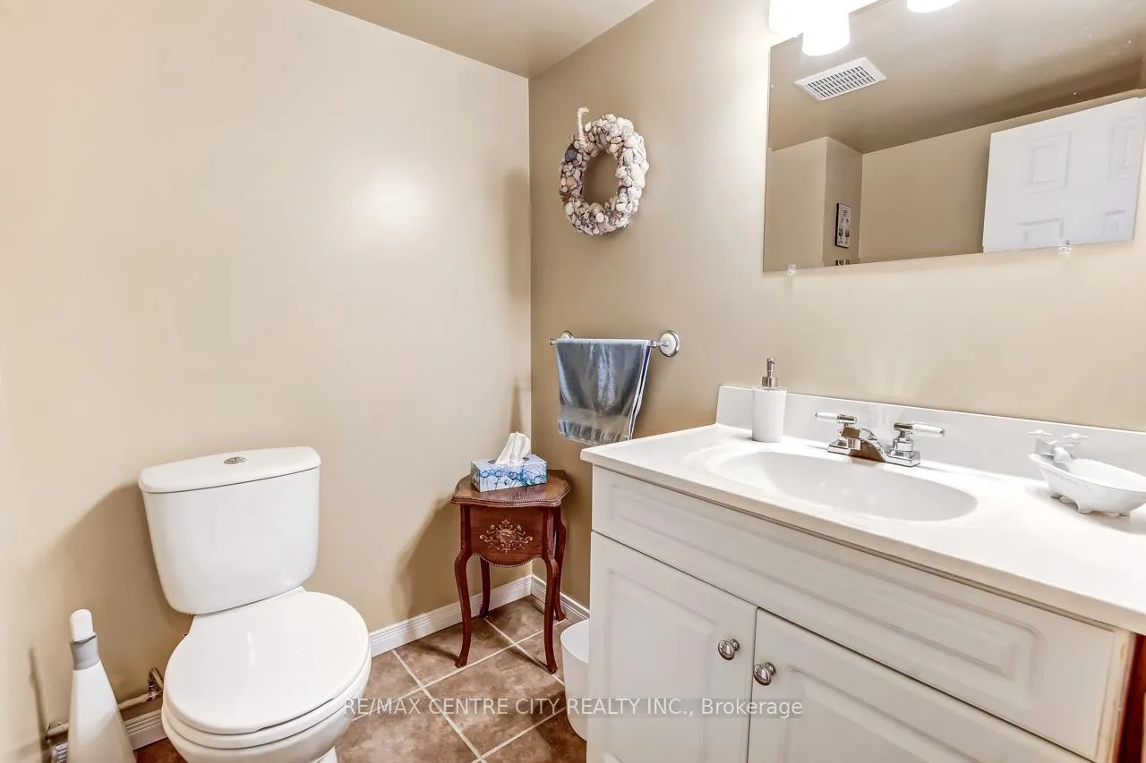 Photo 21 of 20 Hines Crescent, London, South Q — HOMEH