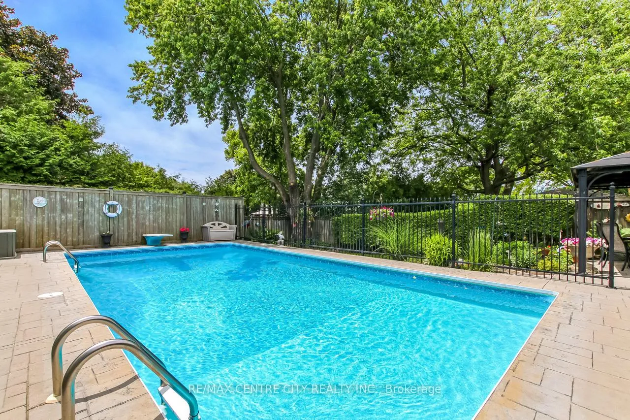 Photo 26 of 20 Hines Crescent, London, South Q — HOMEH