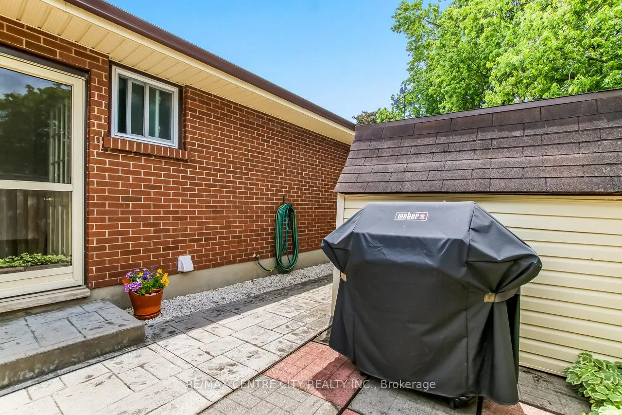 Photo 32 of 20 Hines Crescent, London, South Q — HOMEH