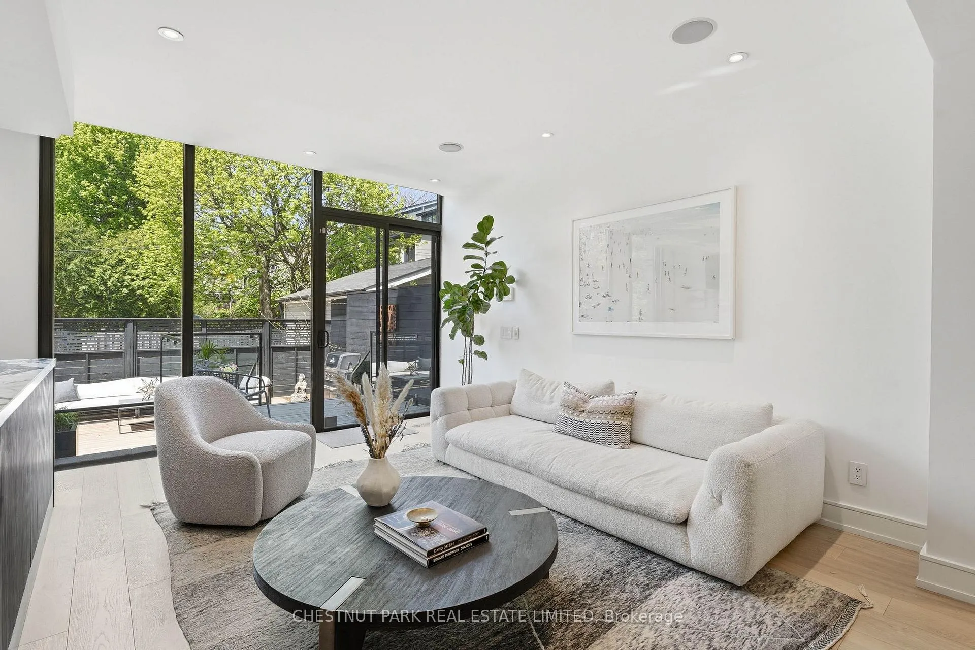 Photo 10 of 154 Cottingham Street, Toronto, Yonge-St. Clair — HOMEH