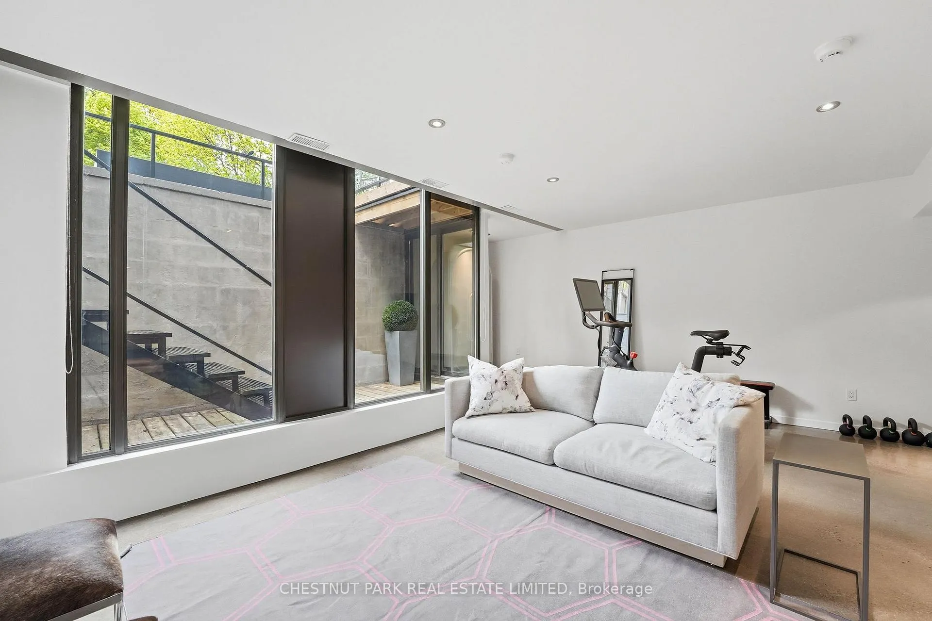 Photo 20 of 154 Cottingham Street, Toronto, Yonge-St. Clair — HOMEH