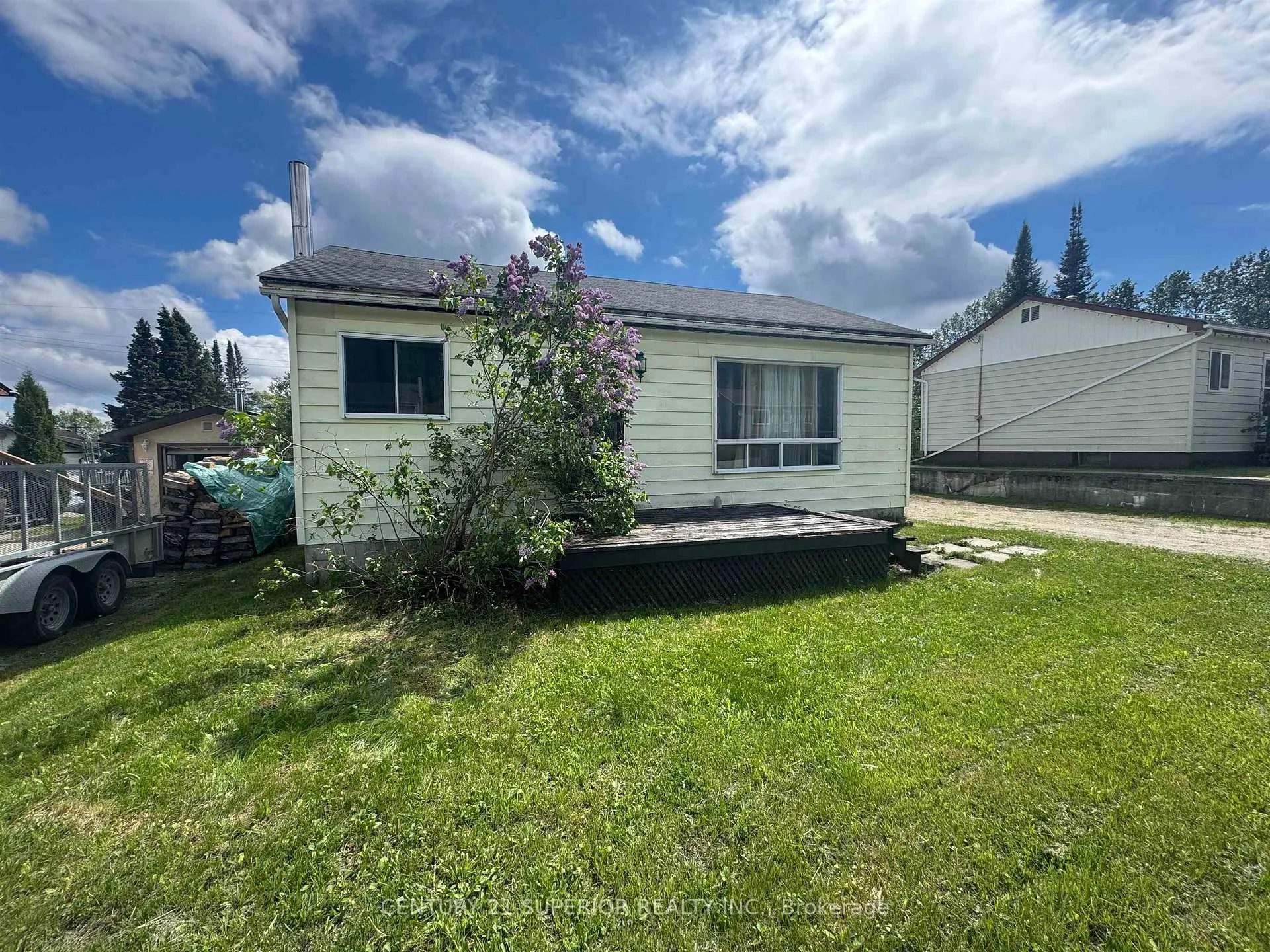 Photo 3 of 28 Warbler Drive, Manitouwadge — HOMEH